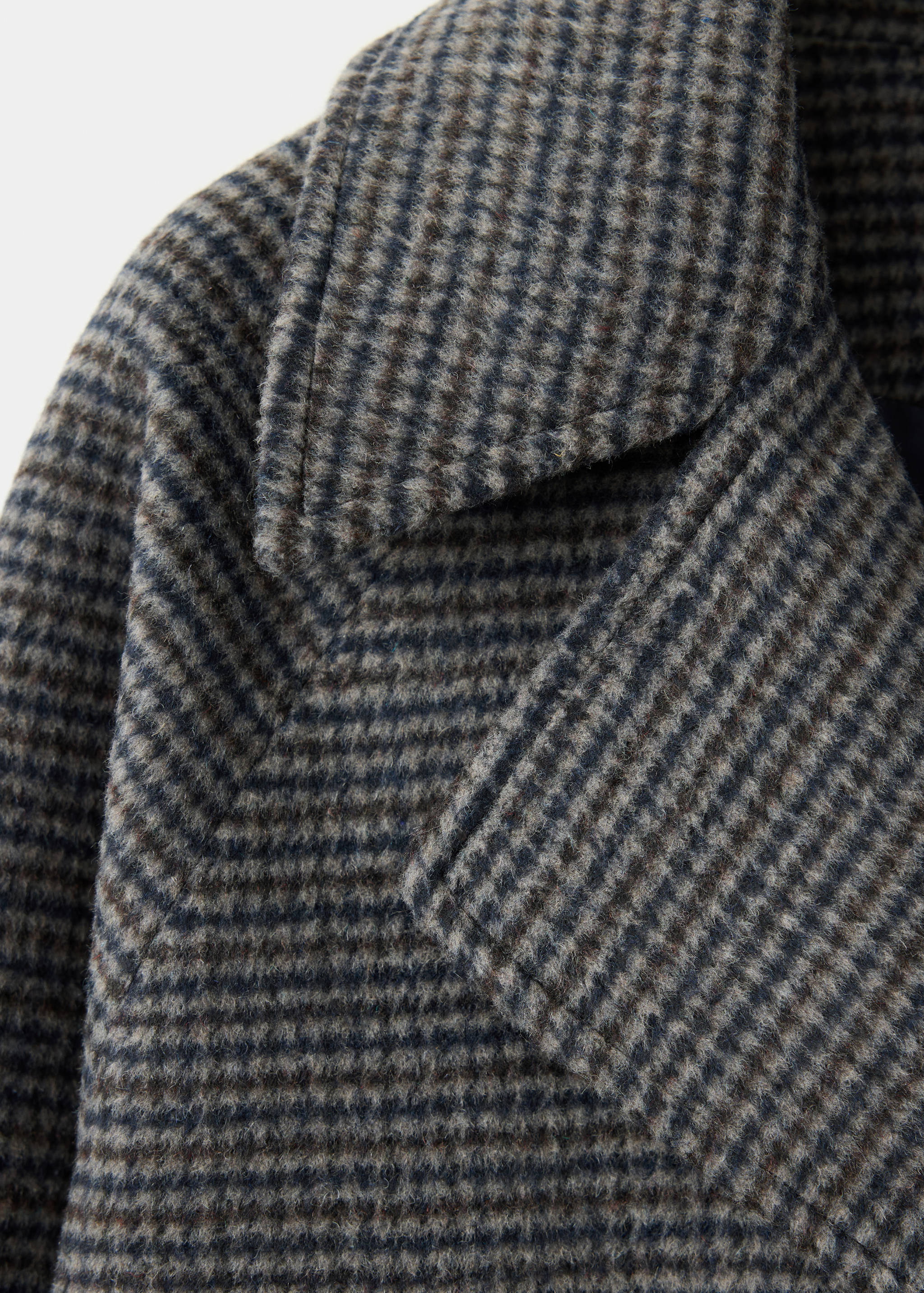 Short houndstooth double-breasted coat - Details of the article 8