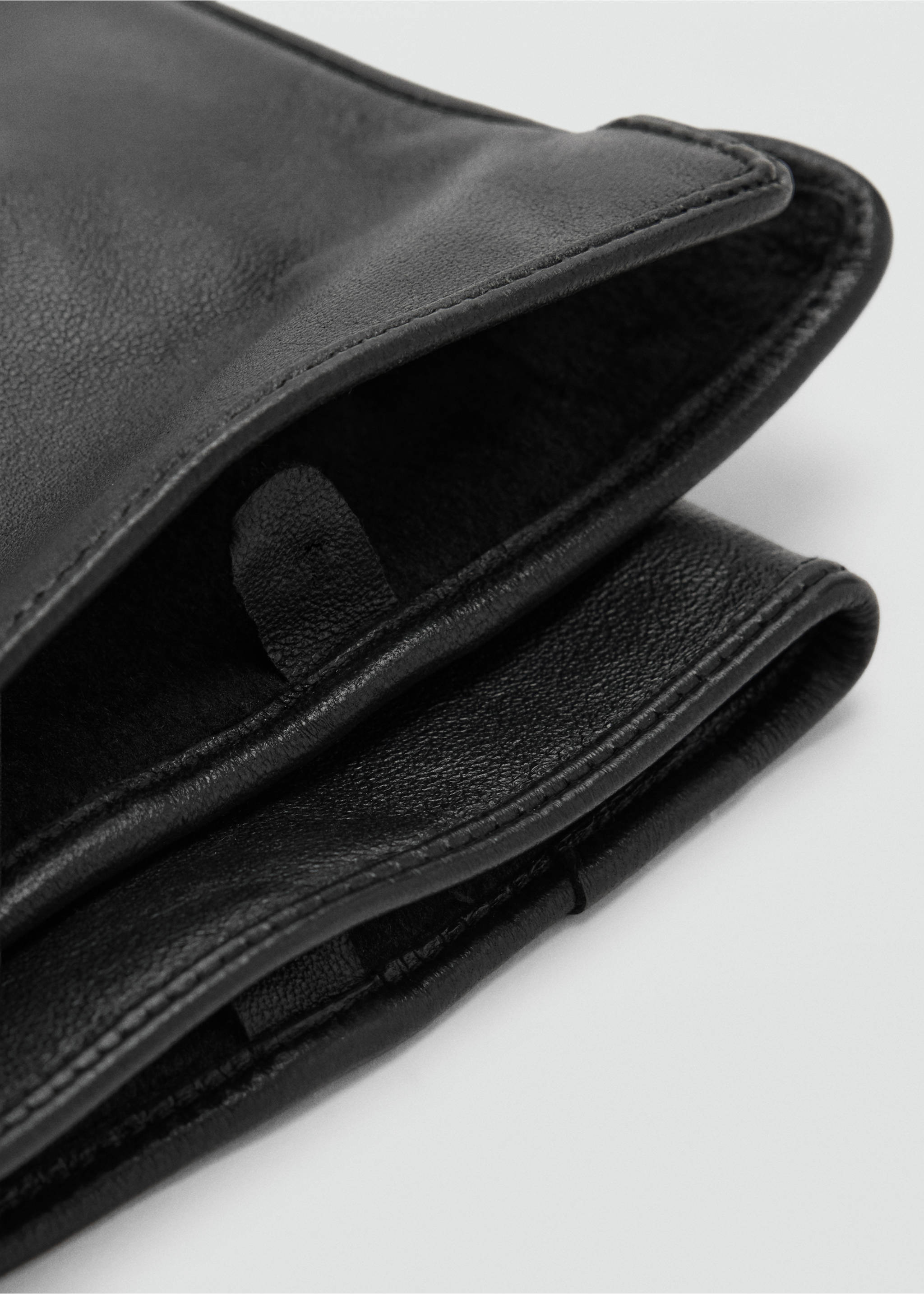Leather gloves - Details of the article 1, Black. Ref: 37036328-00.