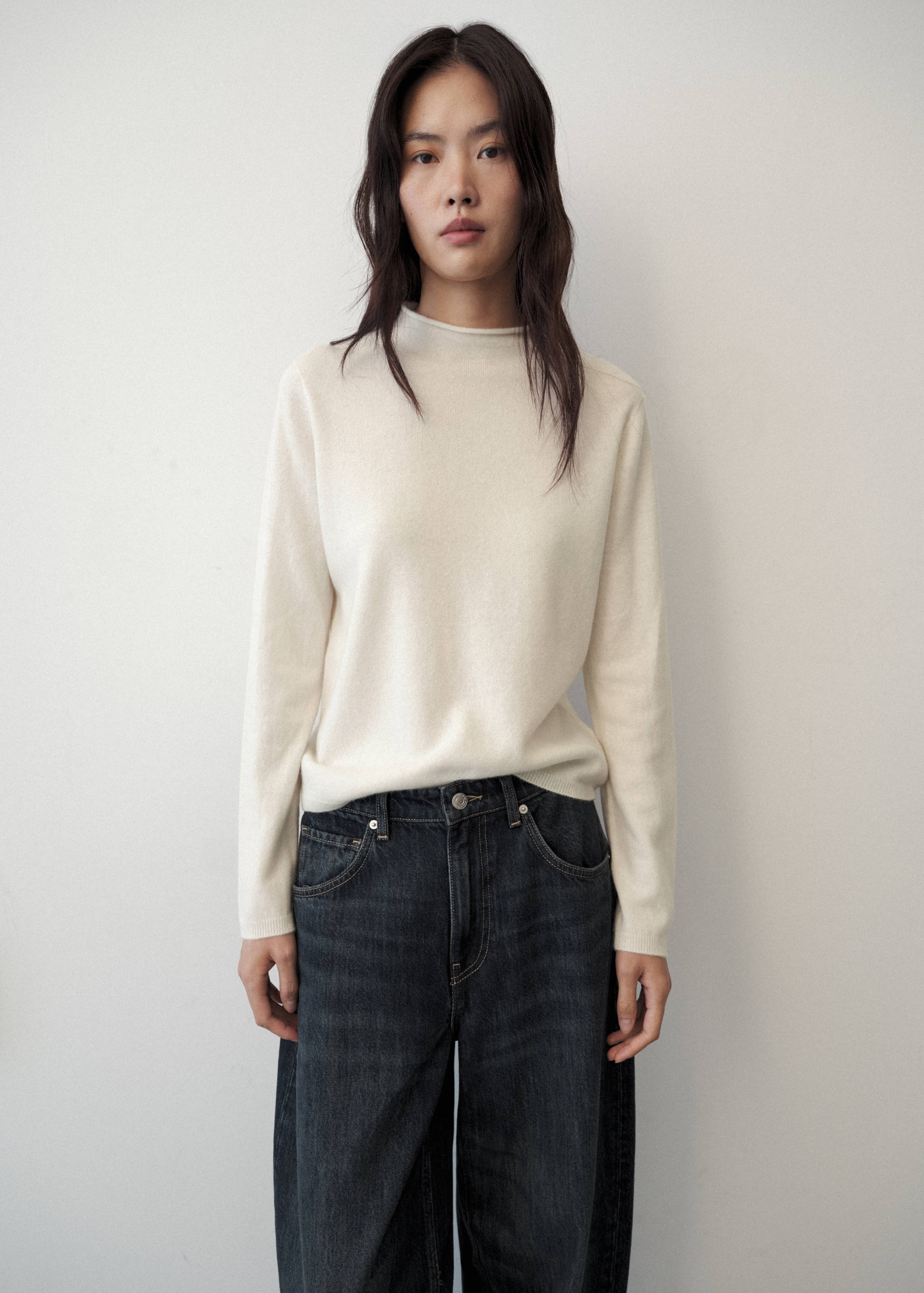 100% cashmere sweater with perkins neck - Medium plane
