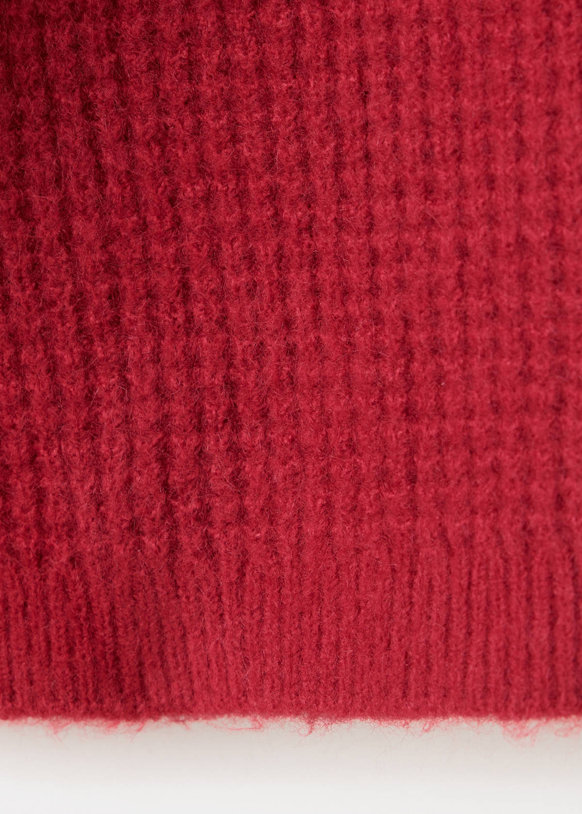 Textured knit sweater — Red