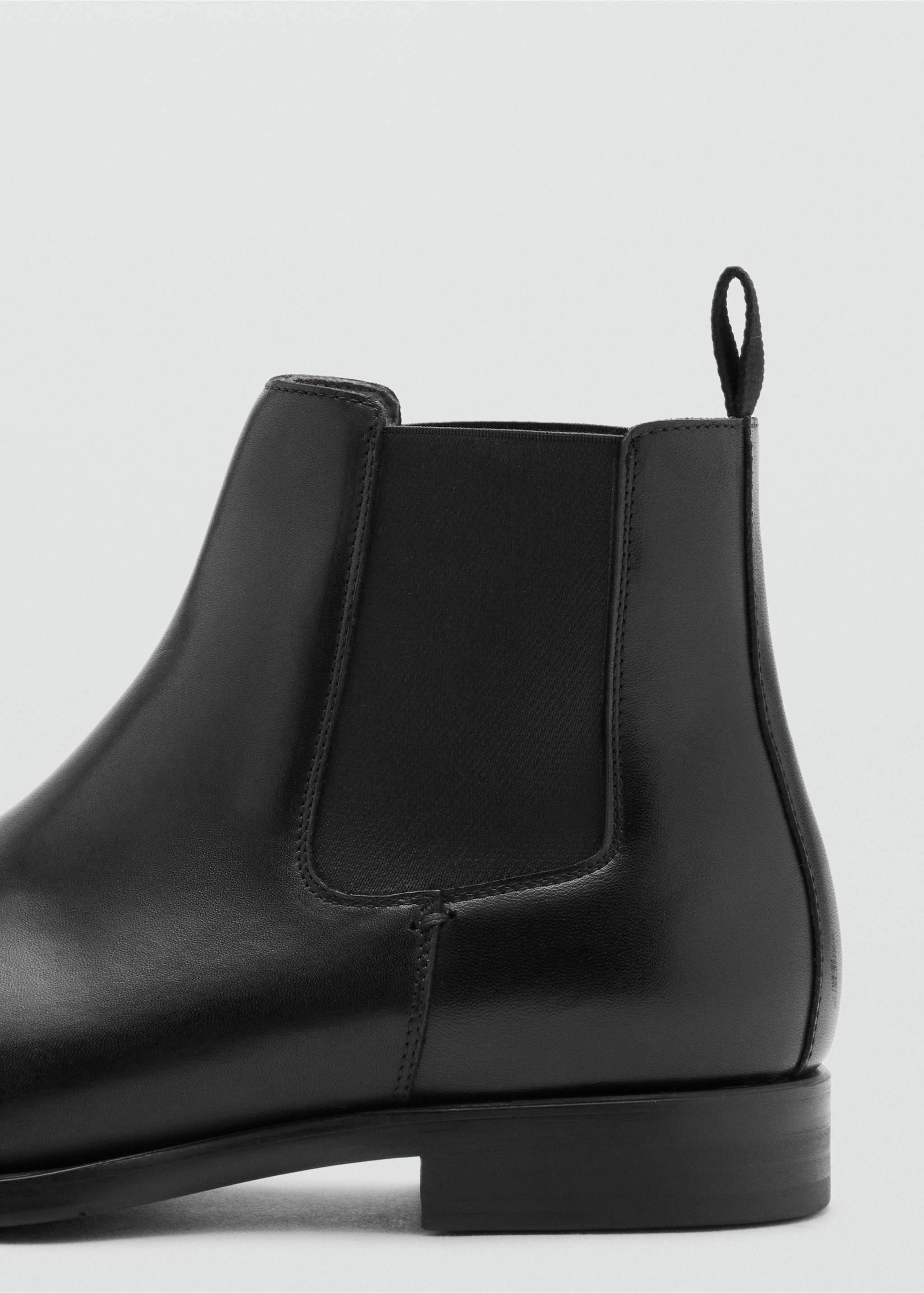 Polished leather chelsea boots - Details of the article 2, Black. Ref: 37036348-00.