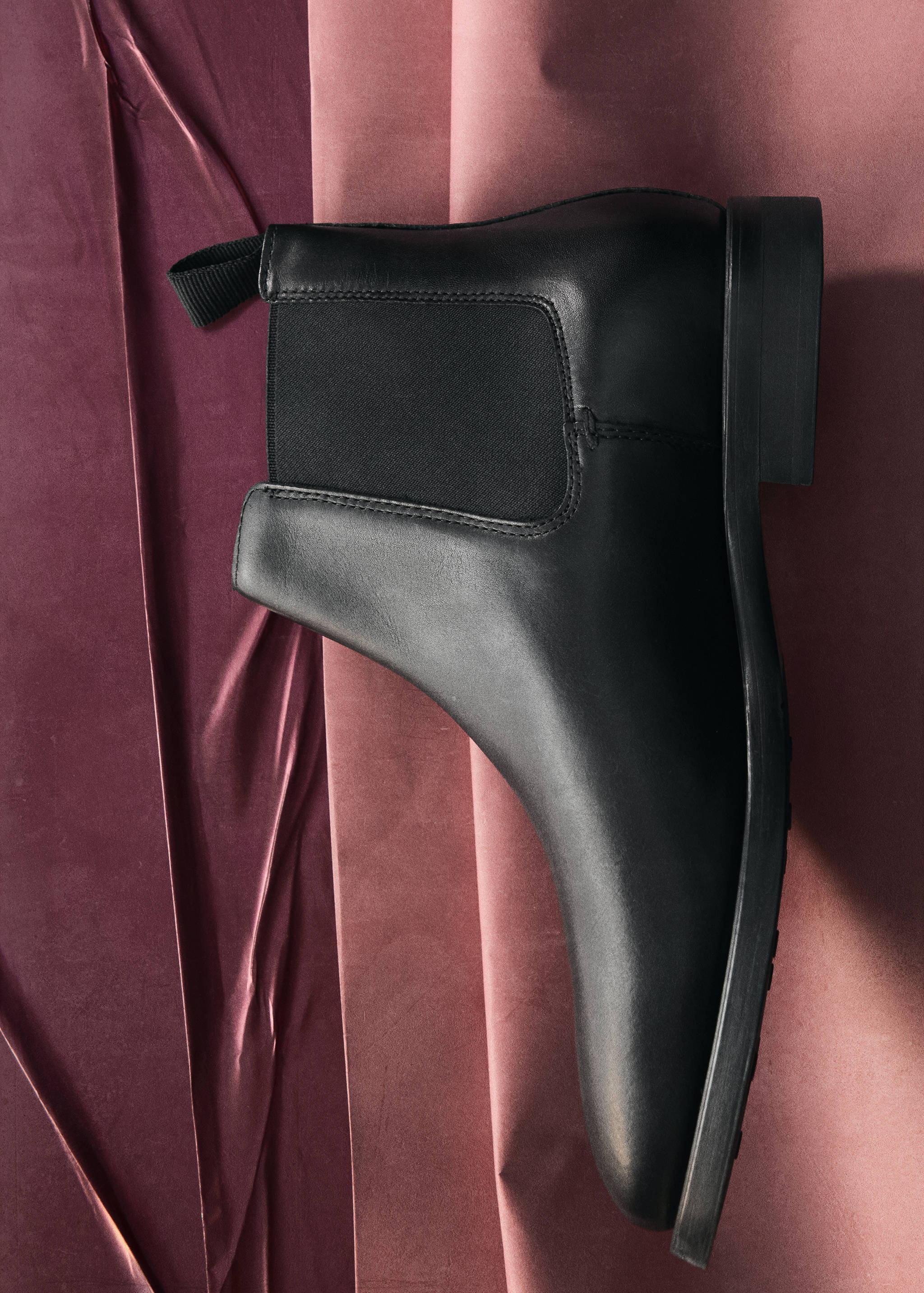Polished leather chelsea boots - Details of the article 5