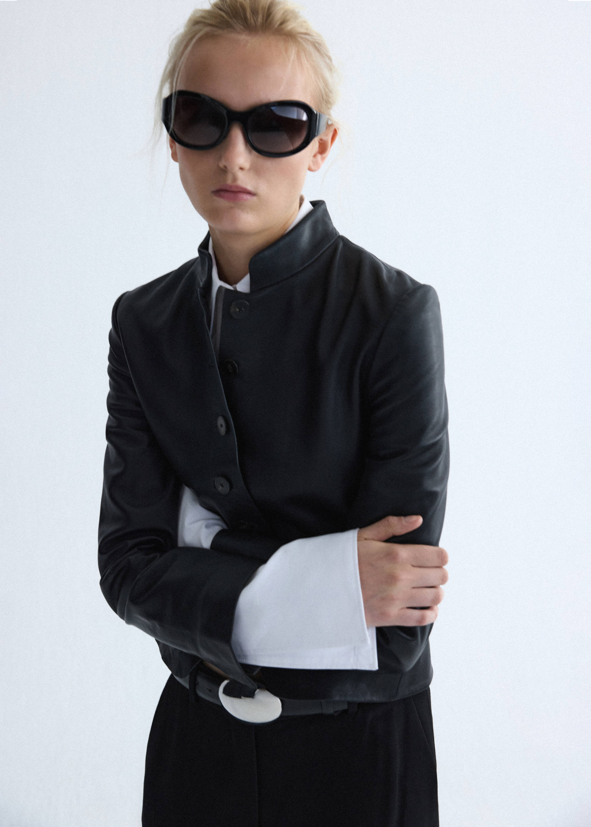 Leather jacket with strap collar - Medium plane