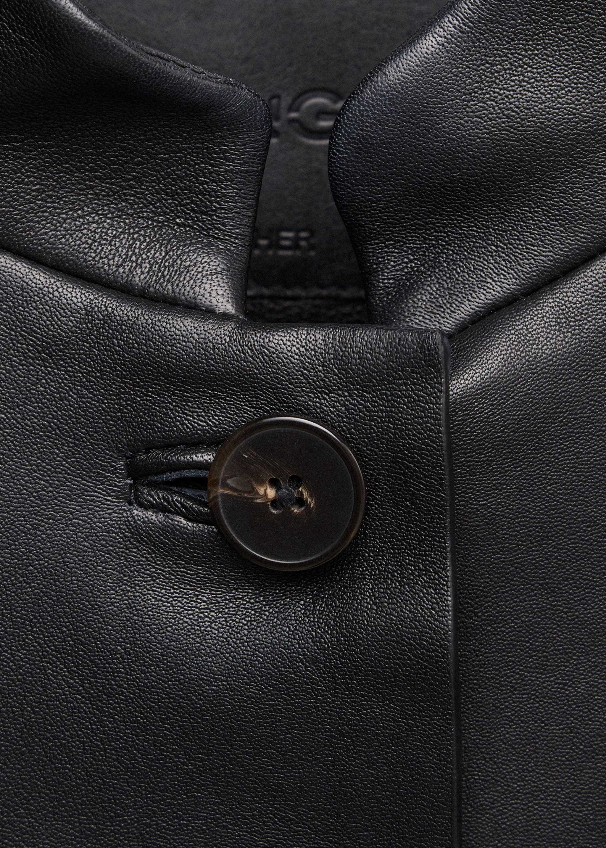 Leather jacket with strap collar - Details of the article 8