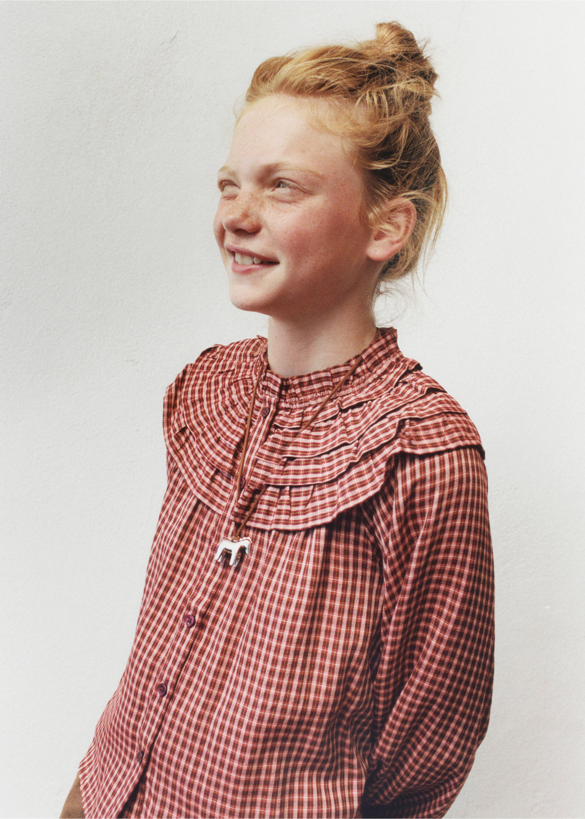 Checked frills shirt - Details of the article 6, Red. Ref: 37036350-00.