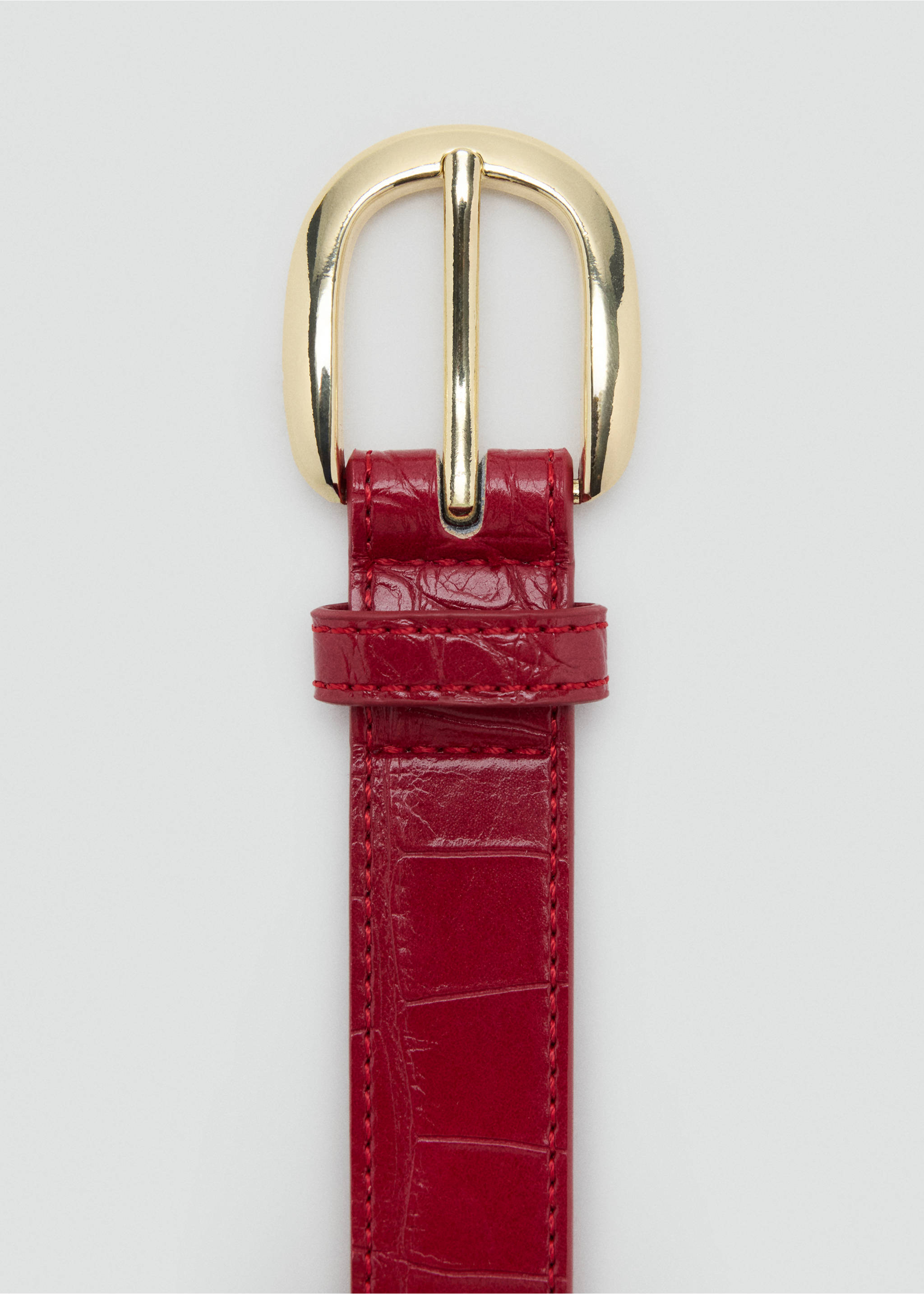 Crocodile-effect belt with metal buckle - Details of the article 1, Red. Ref: 37036358-00.