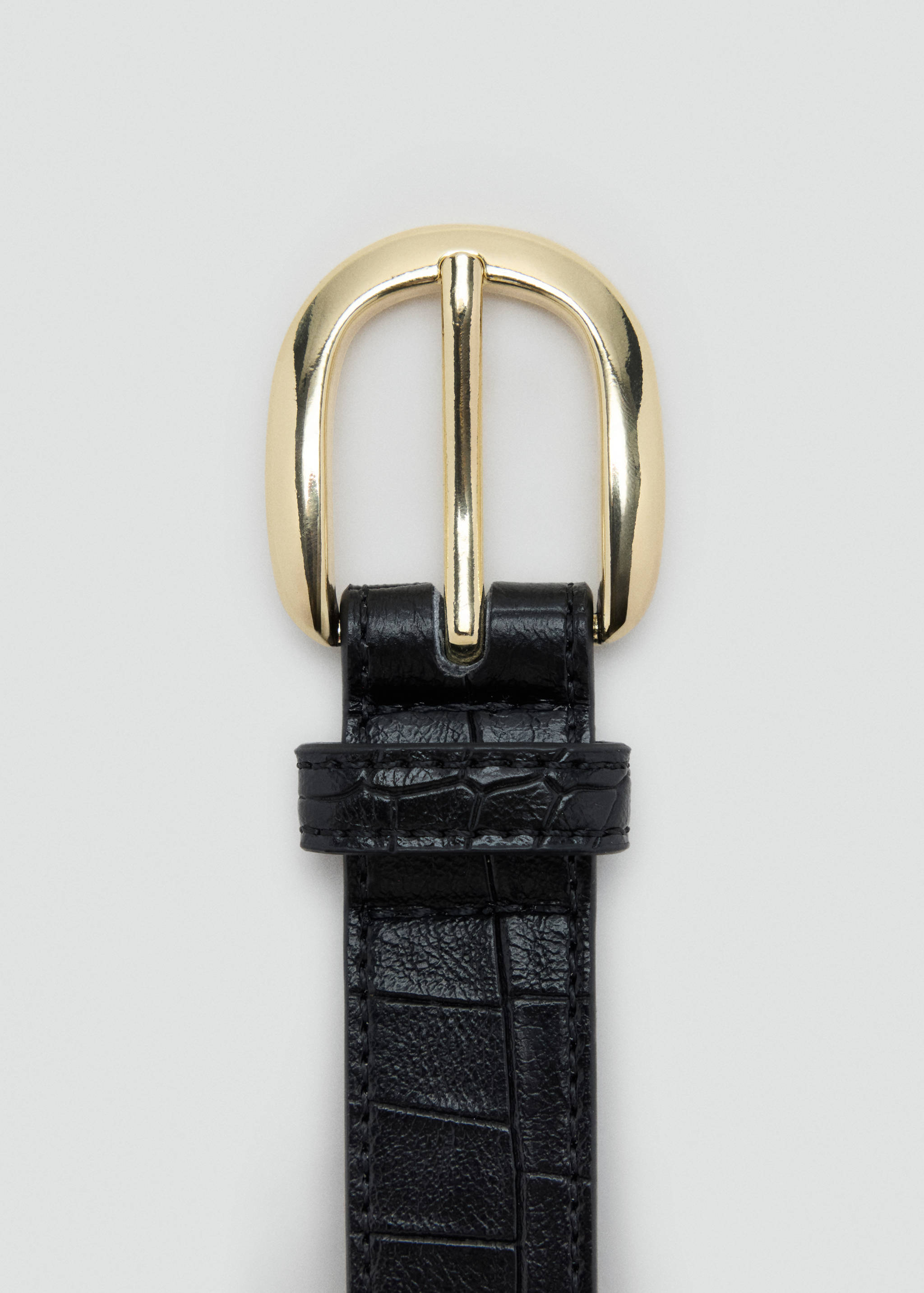 Crocodile-effect belt with metal buckle - Details of the article 1