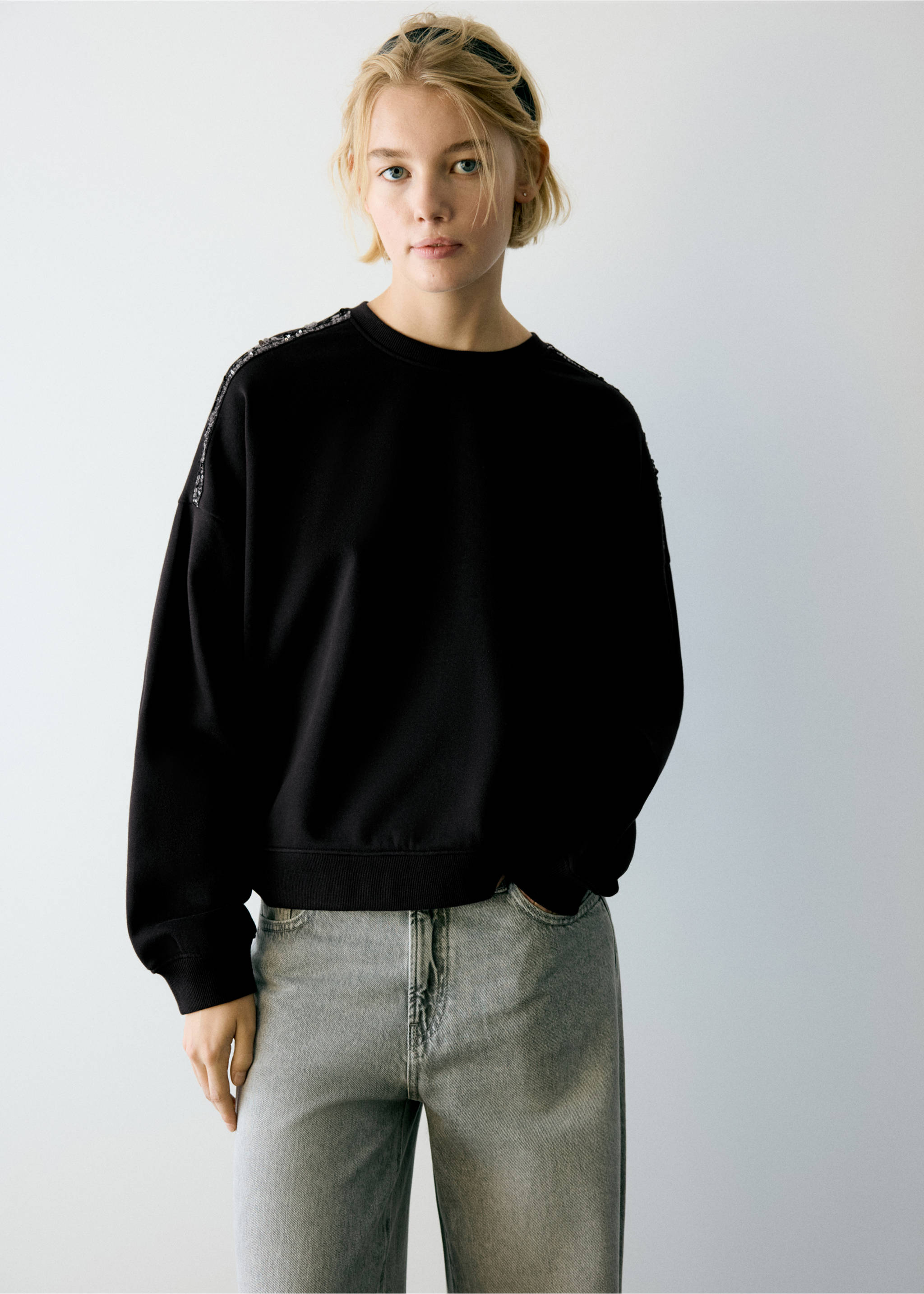 Cotton sweatshirt with sequin detail - Середній план, Чорний. Ref: 37036359-00.