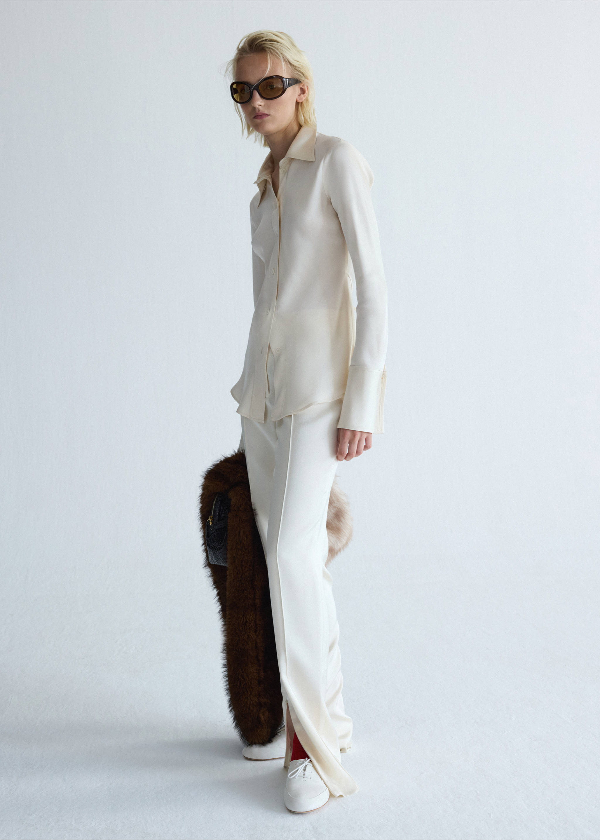 Satin trousers with hem slits - General plane, Ecru. Ref: 37036364-00.