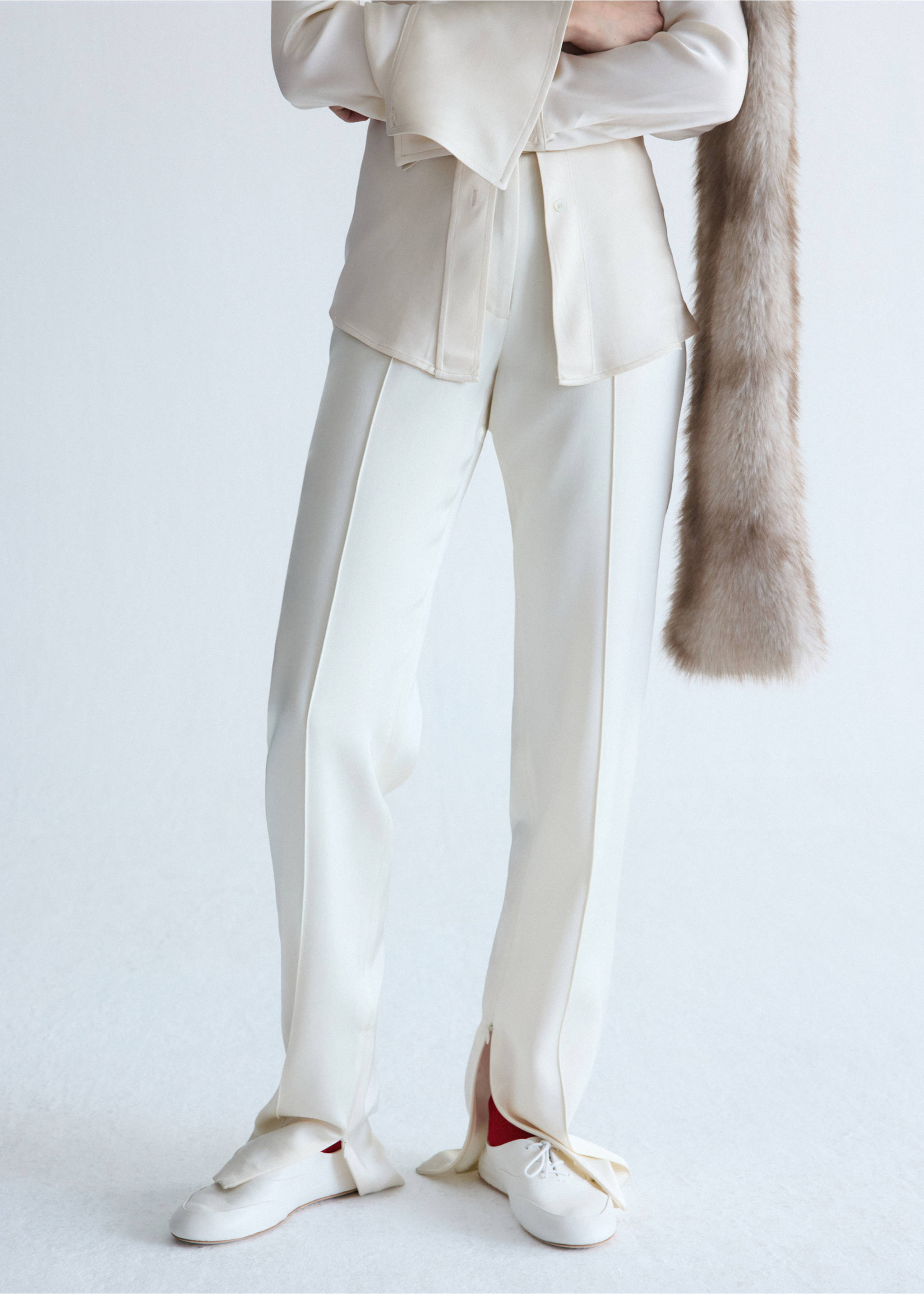 Satin trousers with hem slits - Medium plane, Ecru. Ref: 37036364-00.