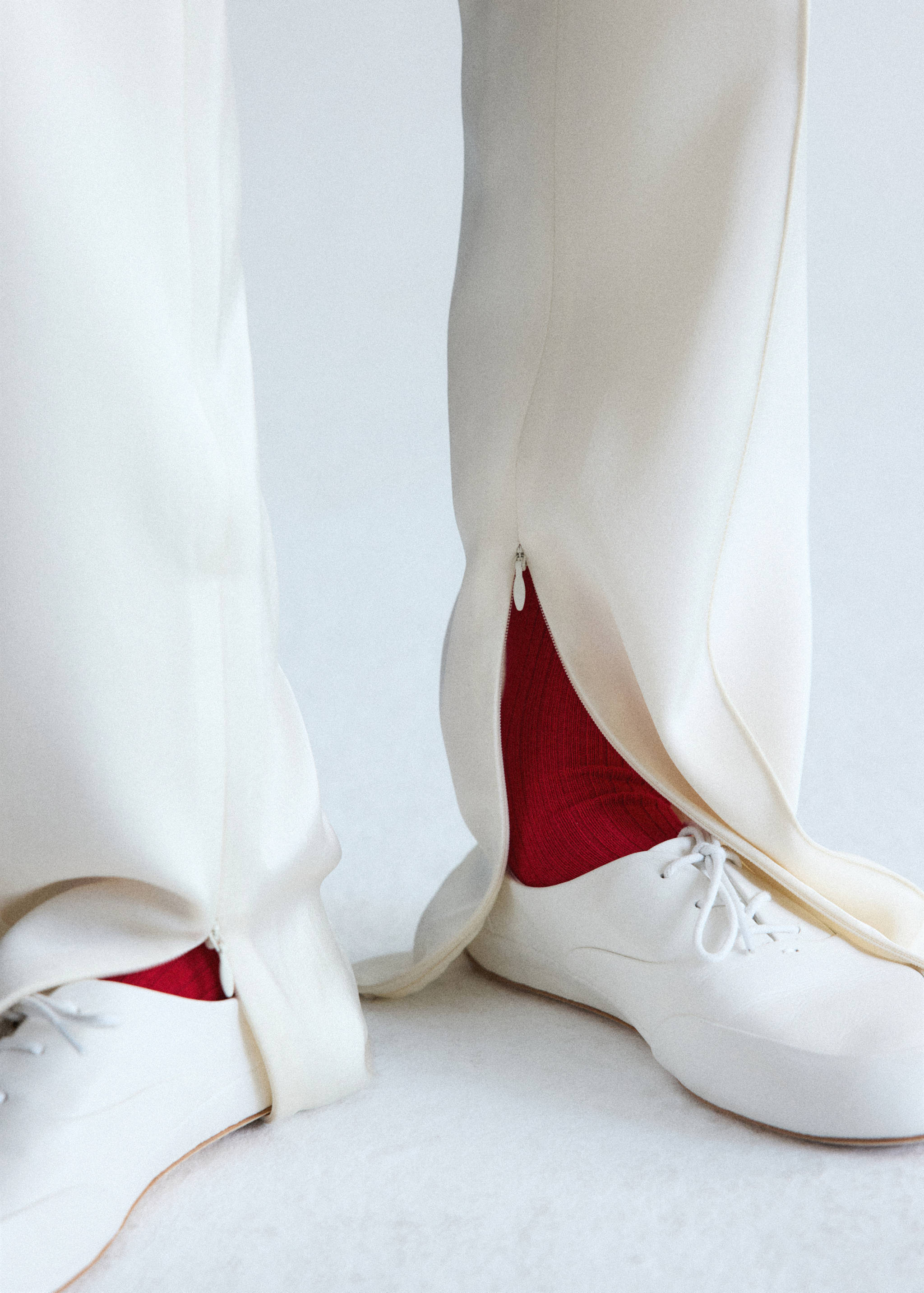 Satin trousers with hem slits - Details of the article 3