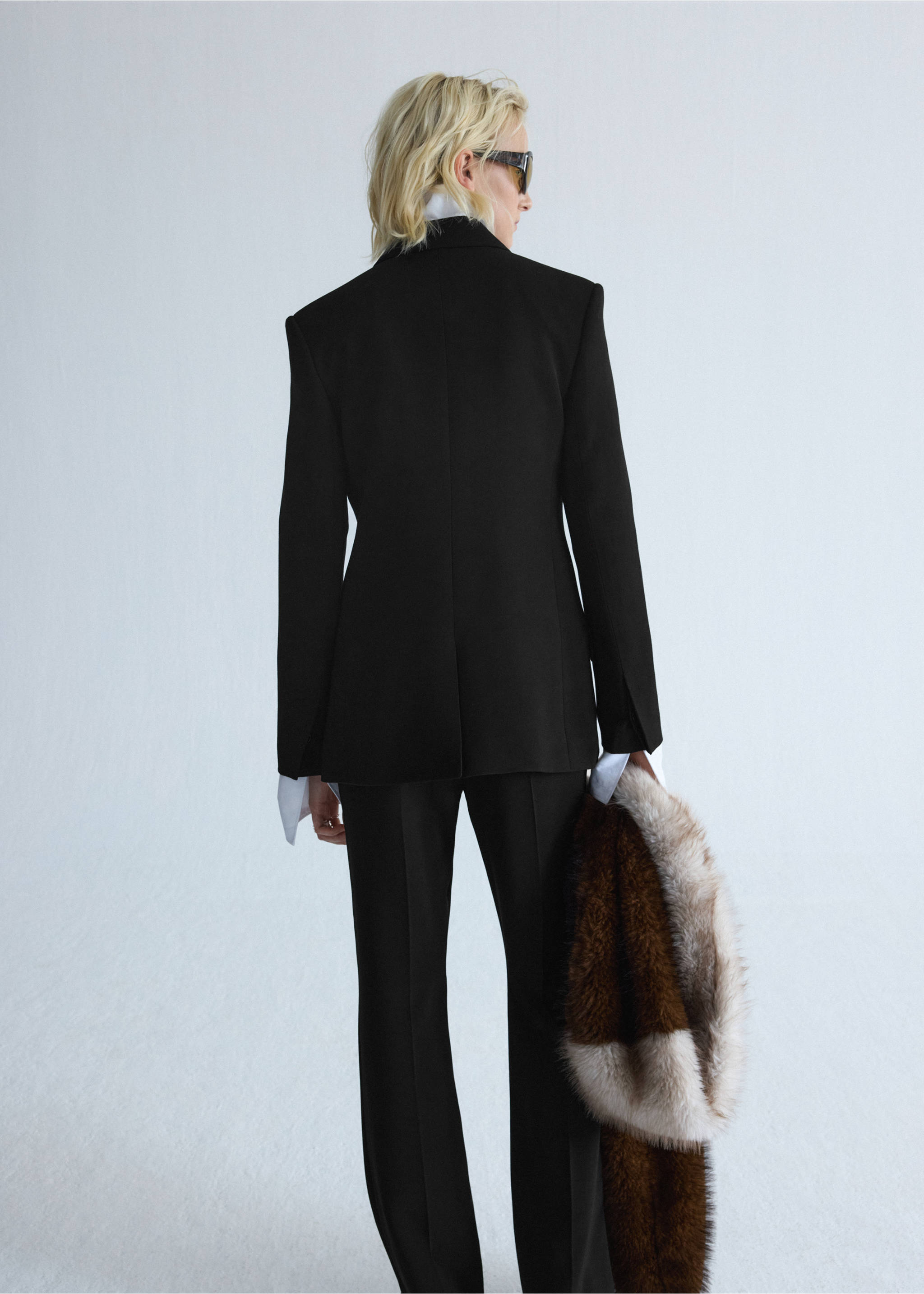 Fitted double-breasted blazer - Reverse of the article, Black. Ref: 37036366-00.