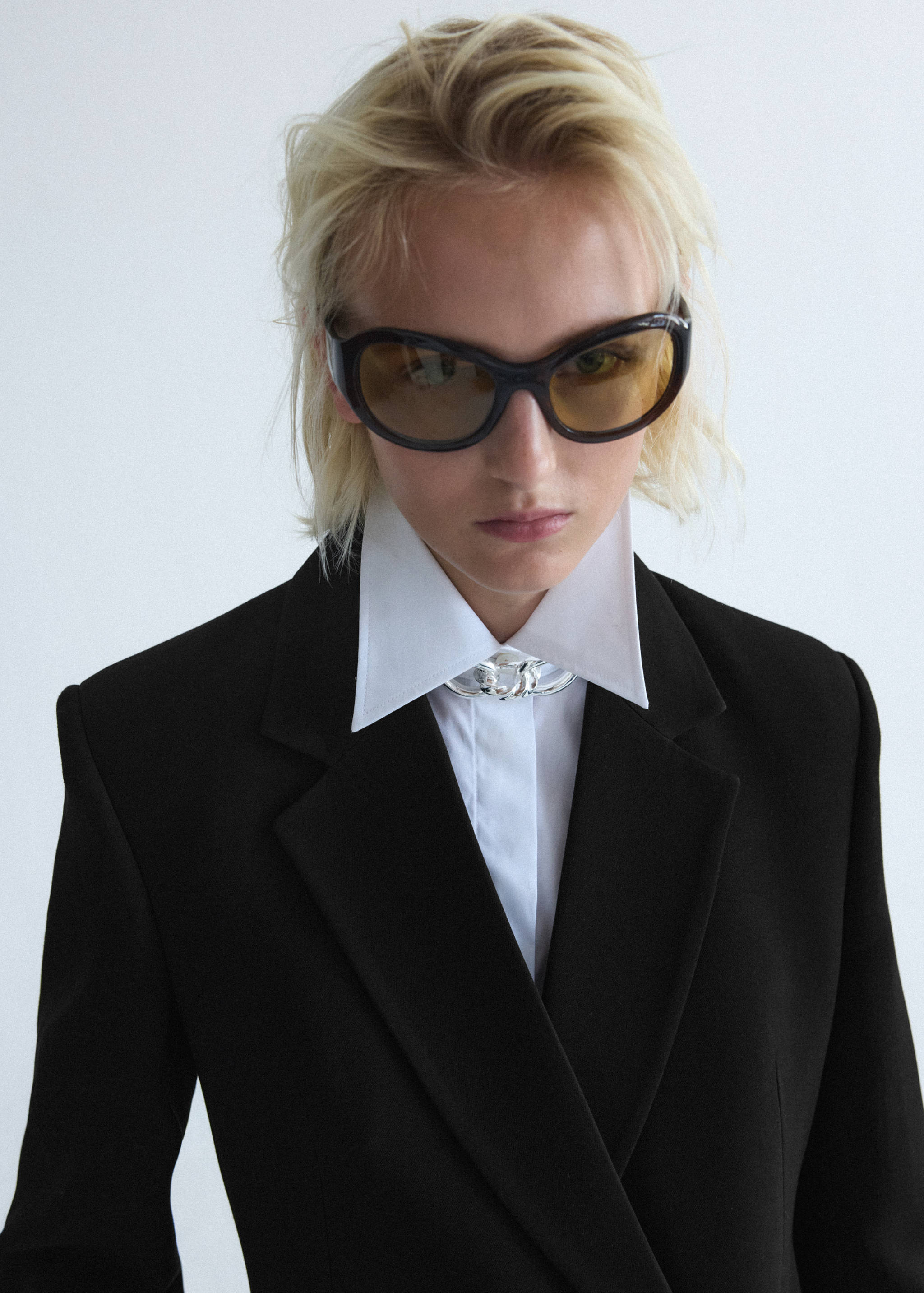 Fitted double-breasted blazer - Details of the article 1