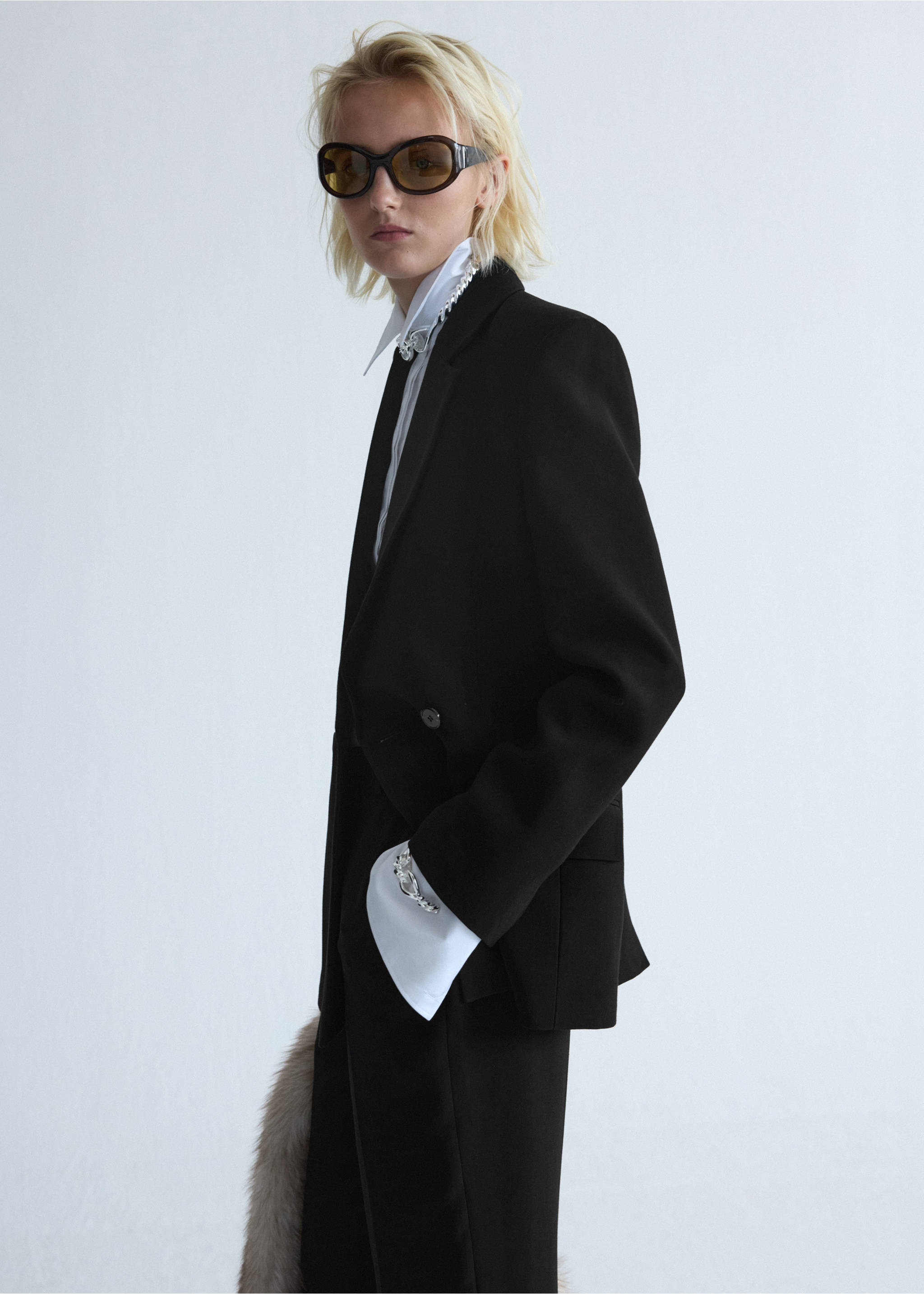 Fitted double-breasted blazer - Details of the article 3, Black. Ref: 37036366-00.