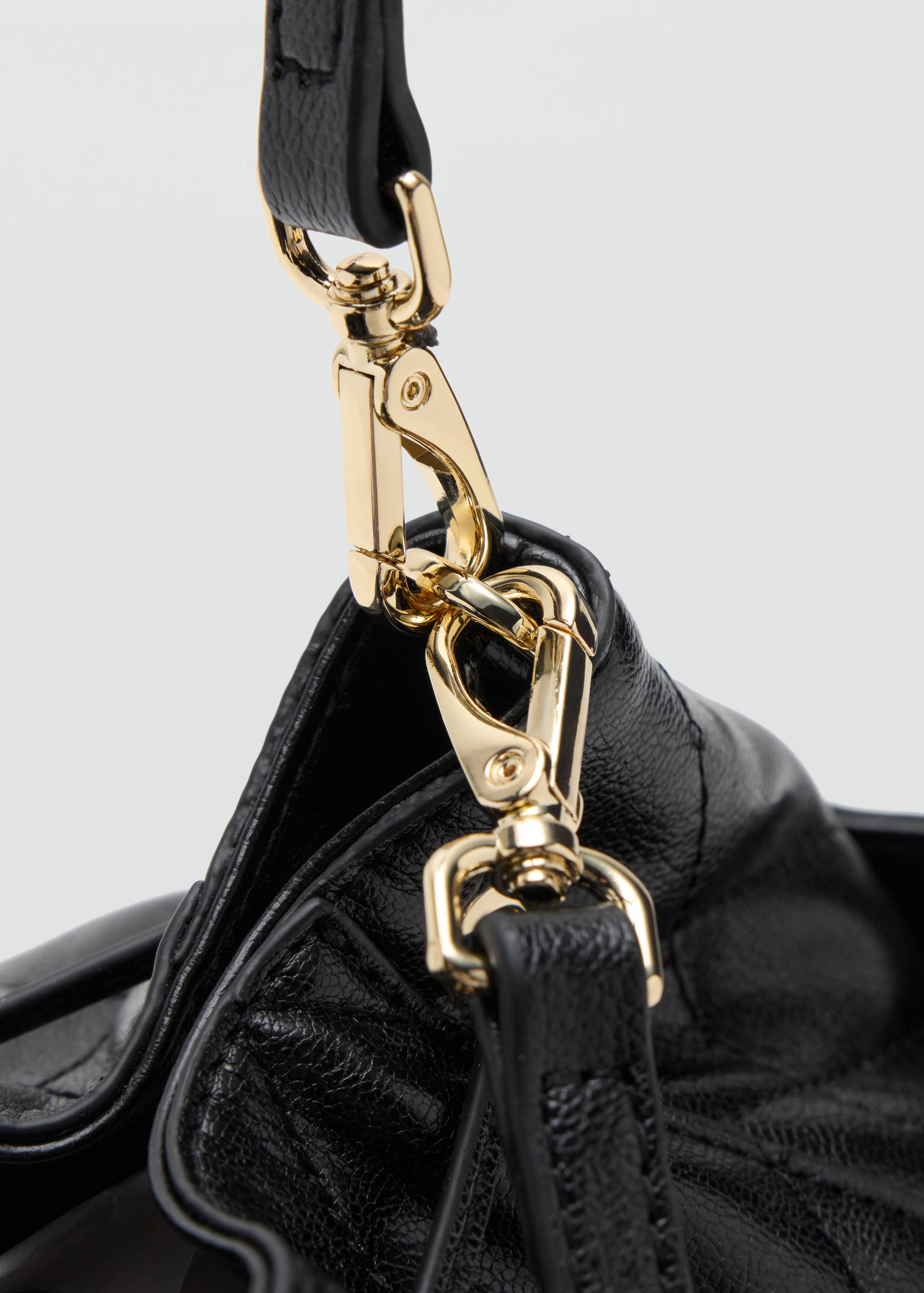 Quilted shoulder bag - Details of the article 1
