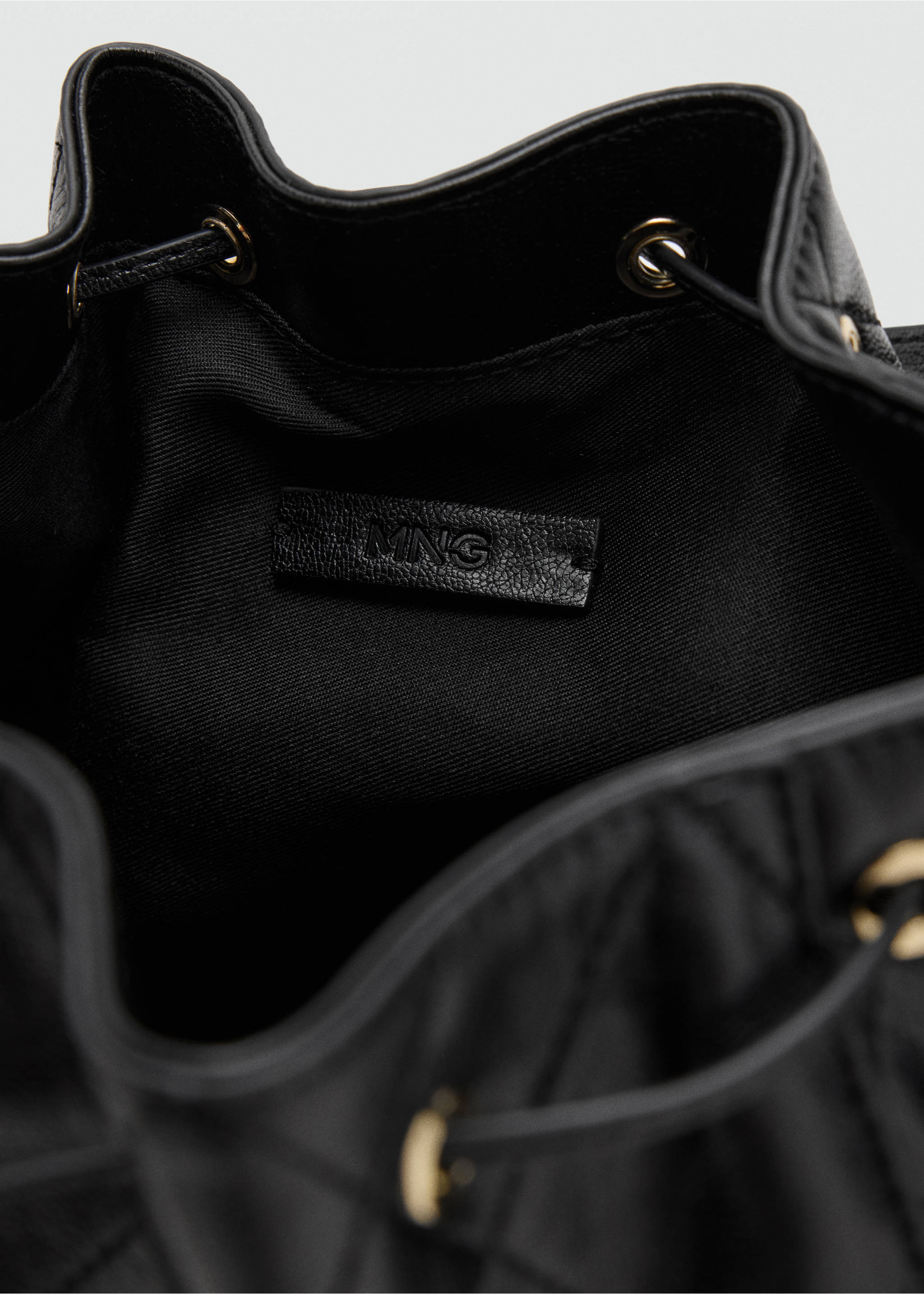 Quilted shoulder bag - Details of the article 3, Black. Ref: 37036367-00.