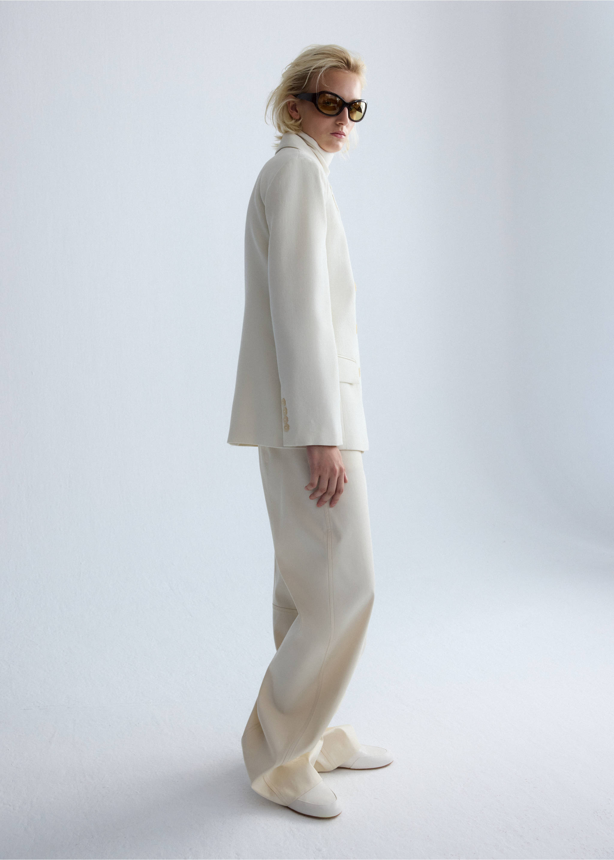 Double-breasted wool blazer - Details of the article 3, Ecru. Ref: 37036368-00.