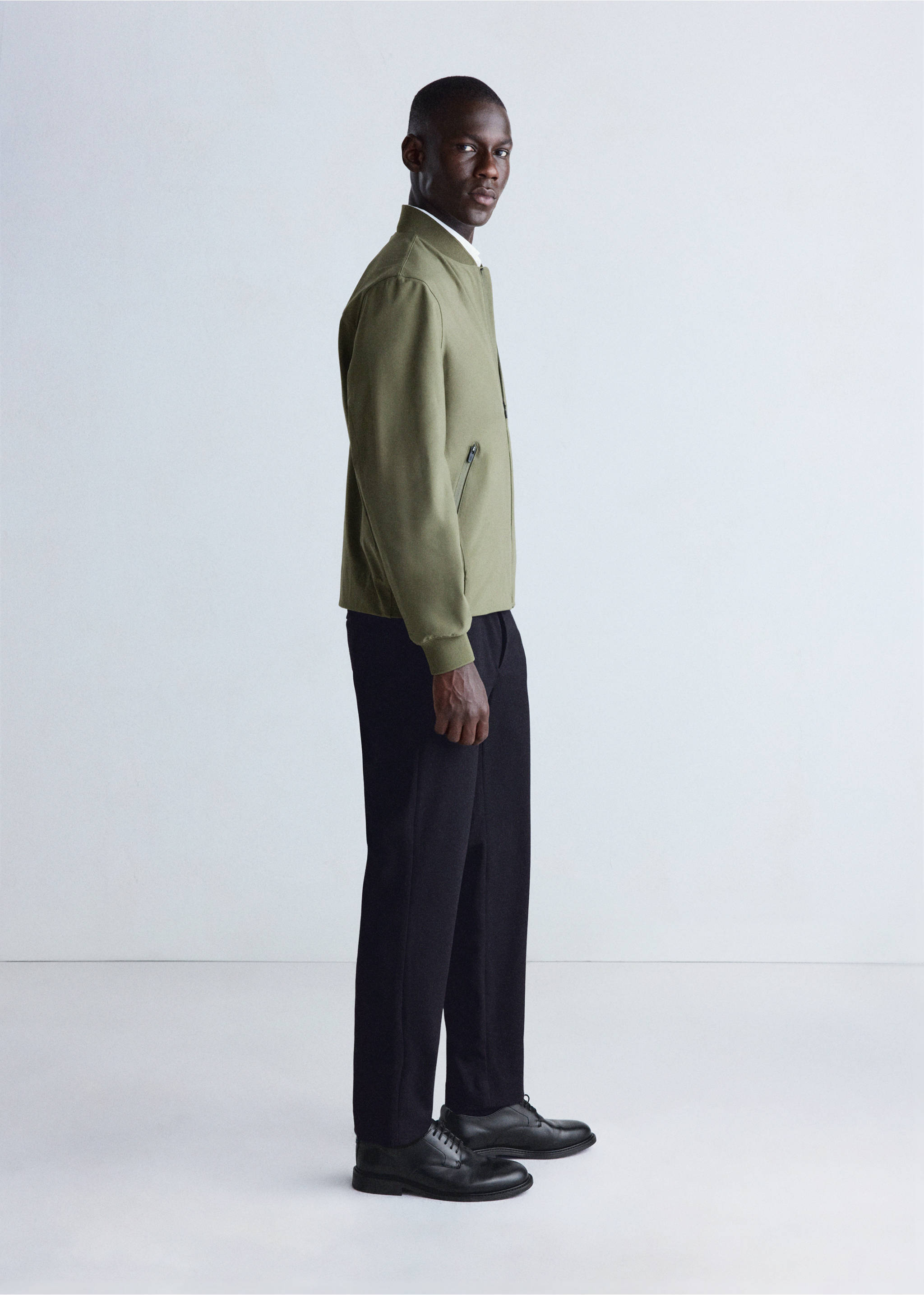 Waterproof, thermoregulating bomber jacket - Details of the article 2, Khaki. Ref: 37036725-00.