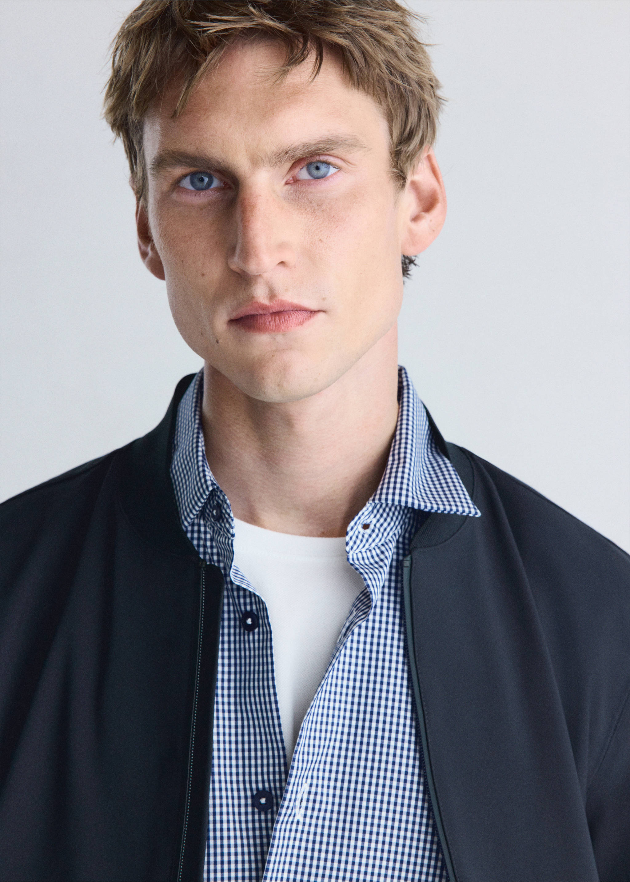 Waterproof, thermoregulating bomber jacket - Details of the article 1, Night Blue. Ref: 37036725-00.