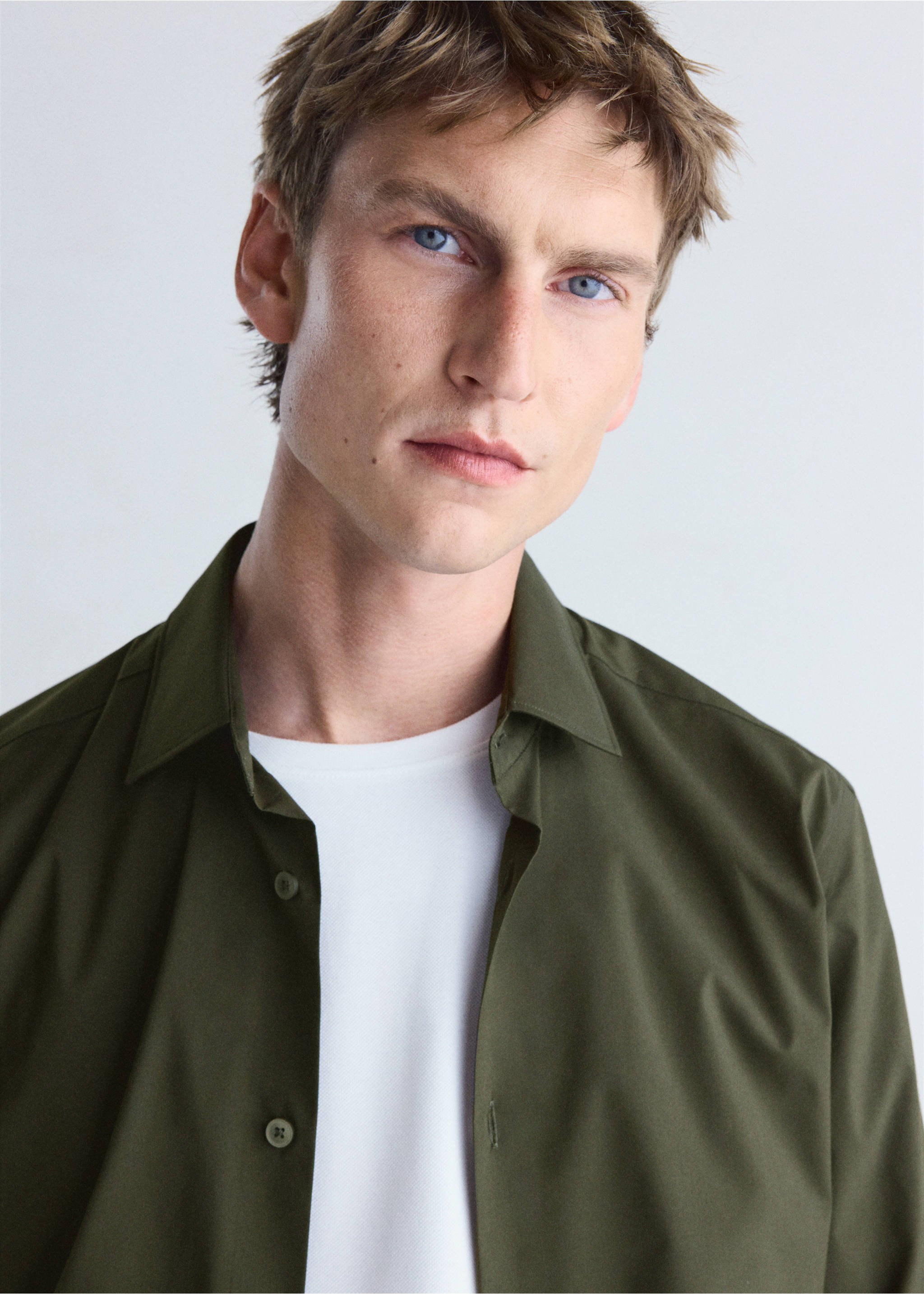 Shirt palmar - Details of the article 1, Khaki. Ref: 37036727-00.