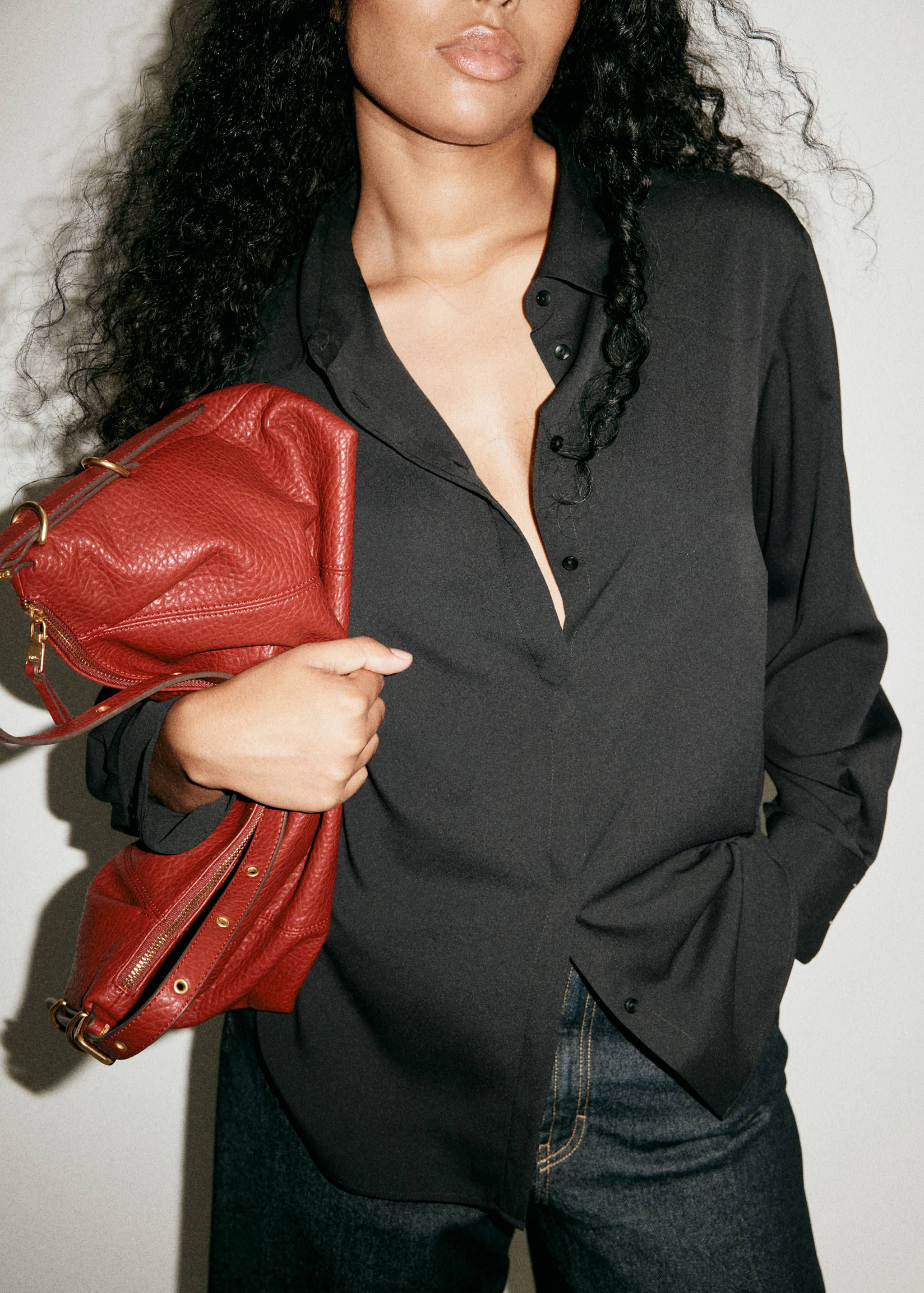 Satin shirt with concealed placket - Details of the article 5