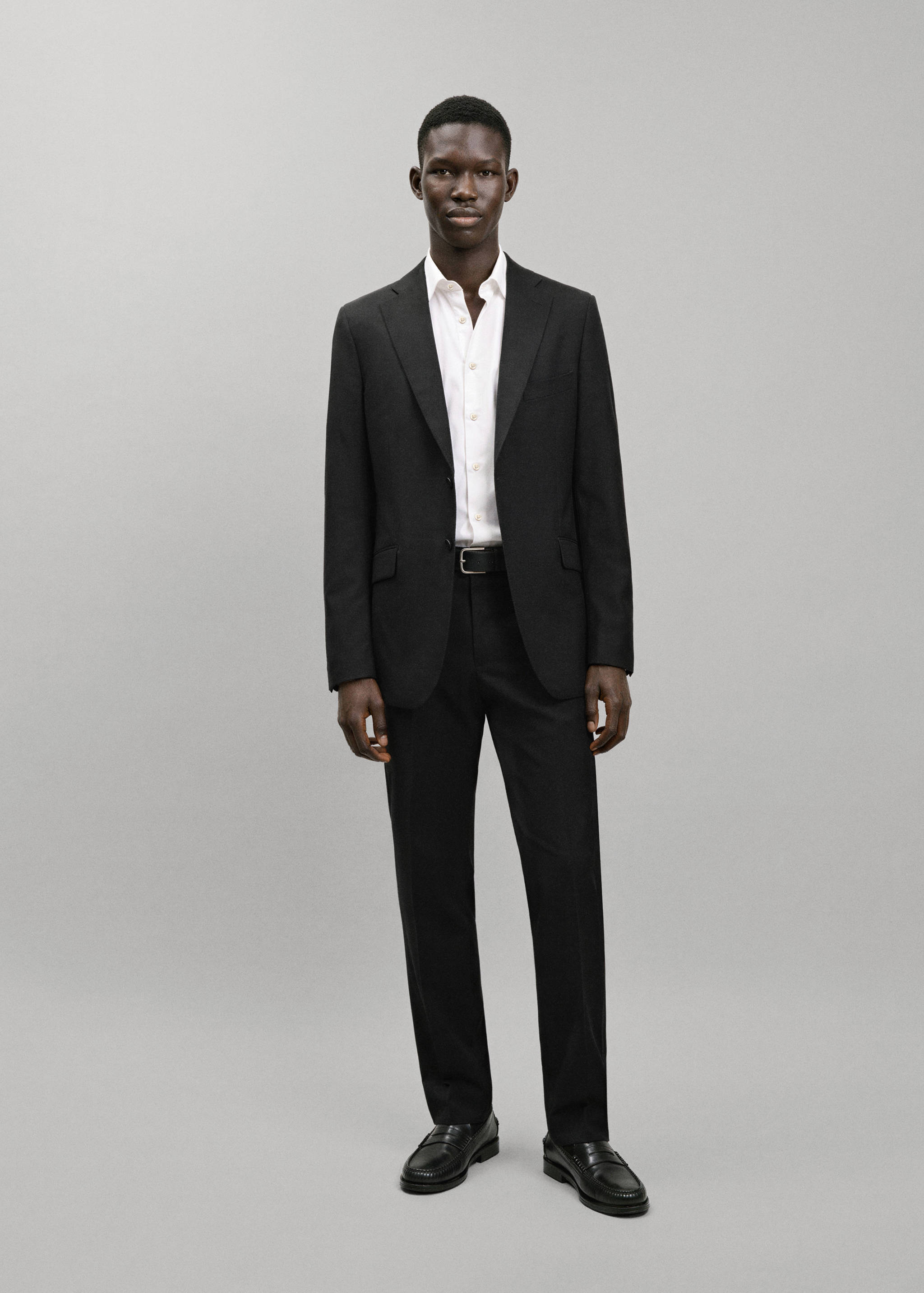 Blazer reto com bolsos de aba - Plano geral