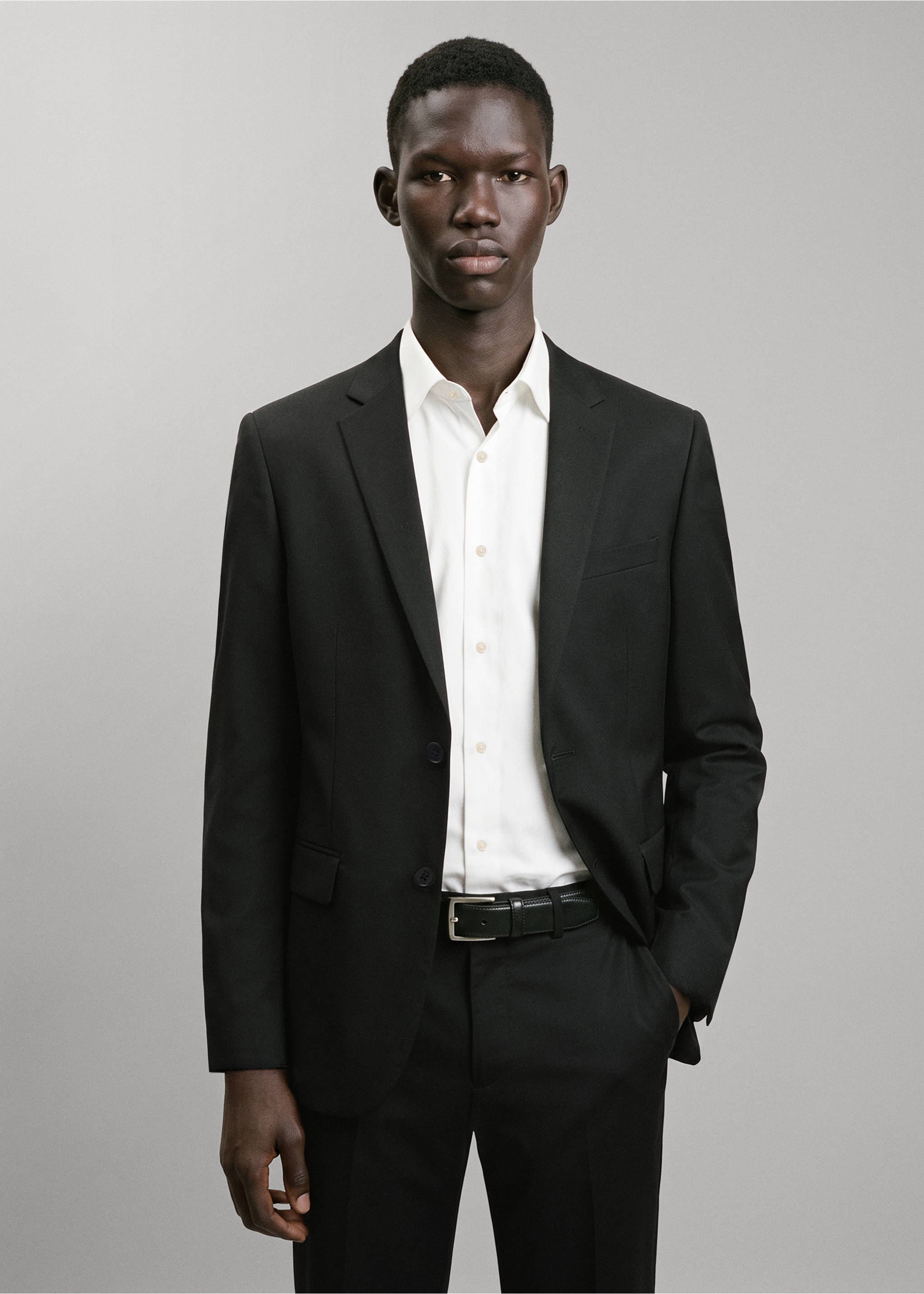 Straight jacket with flap pockets - Medium plane, Black. Ref: 37036737-00.