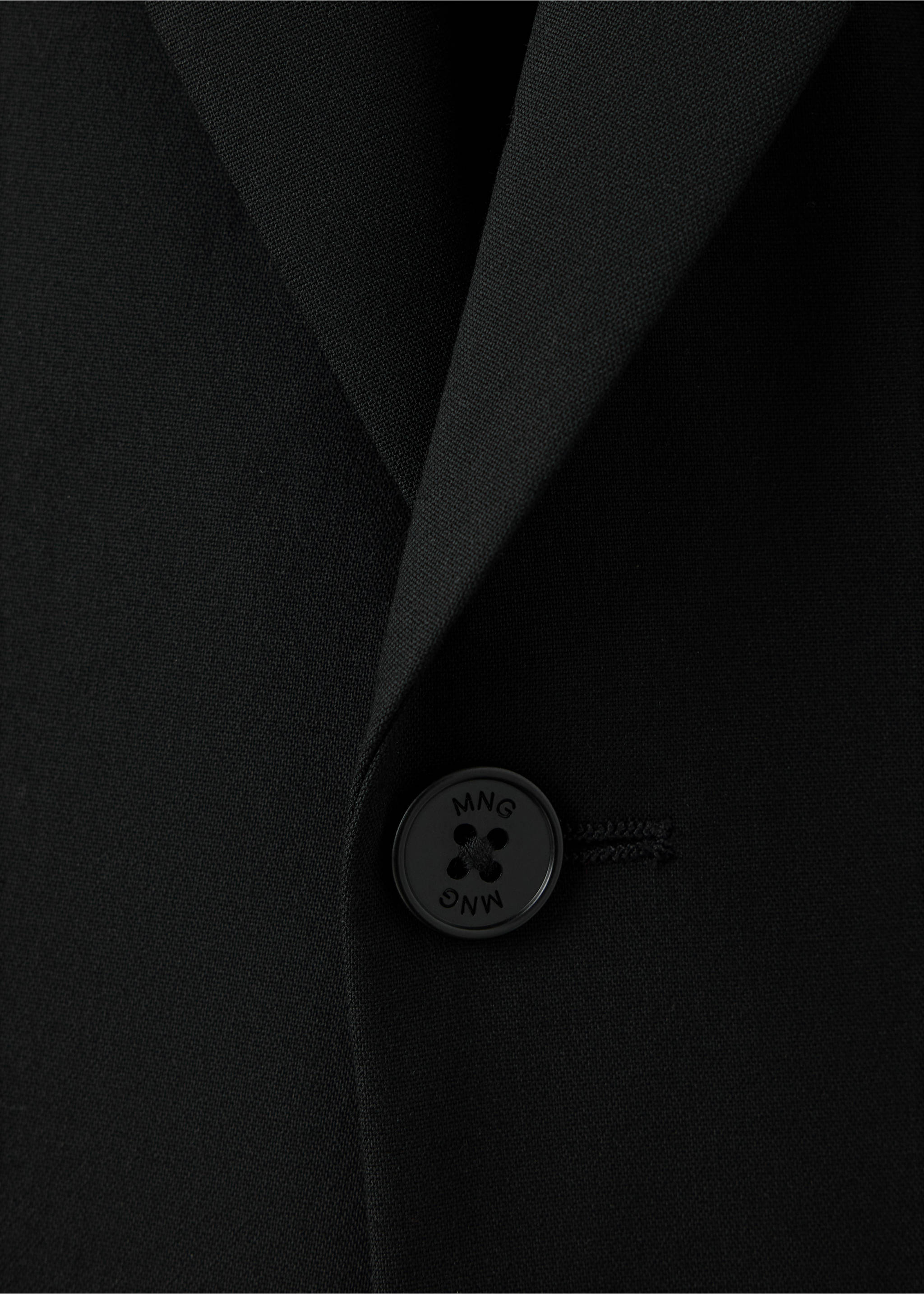 Straight jacket with flap pockets - Details of the article 8, Black. Ref: 37036737-00.