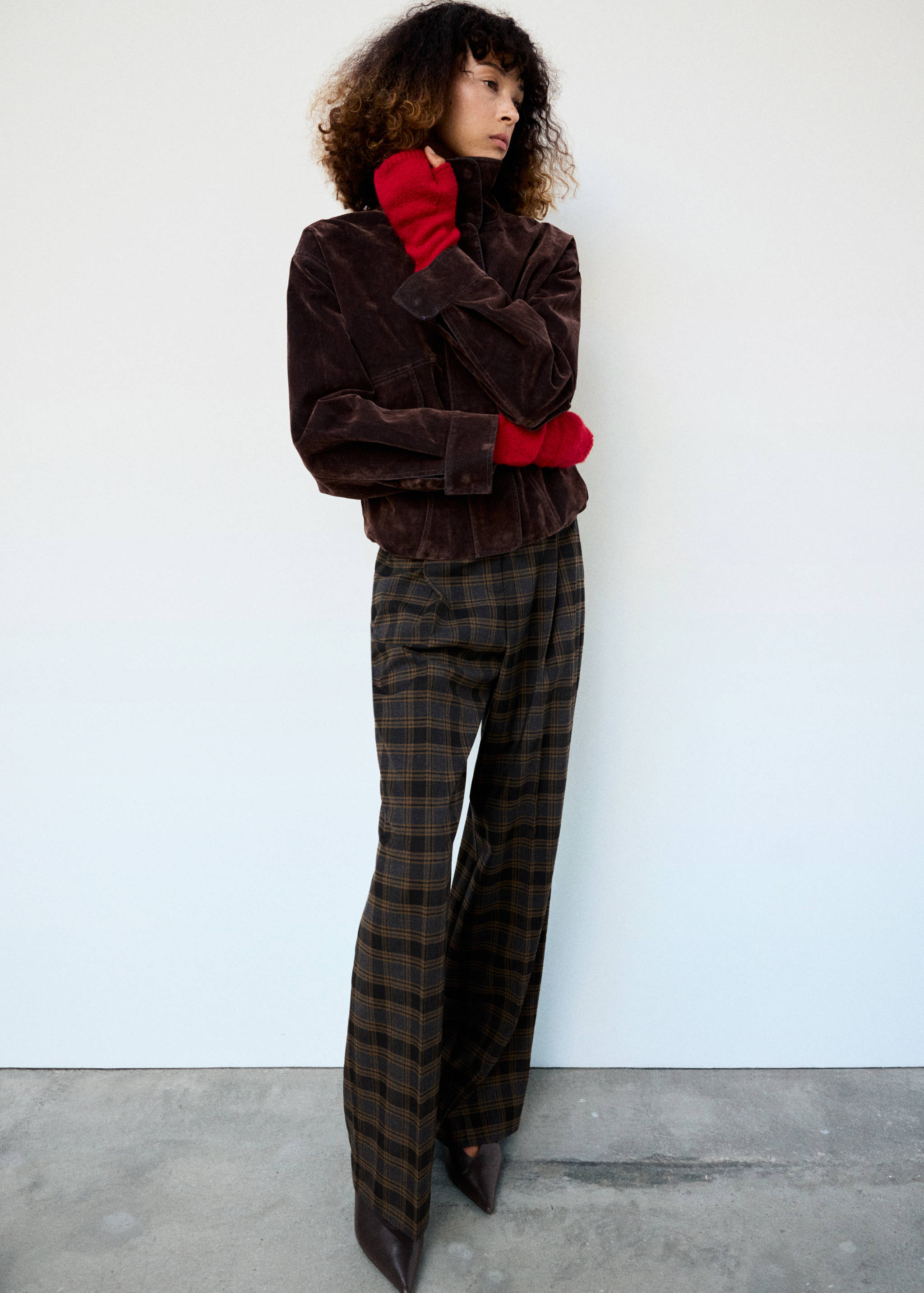 Long knitted mittens - General plane