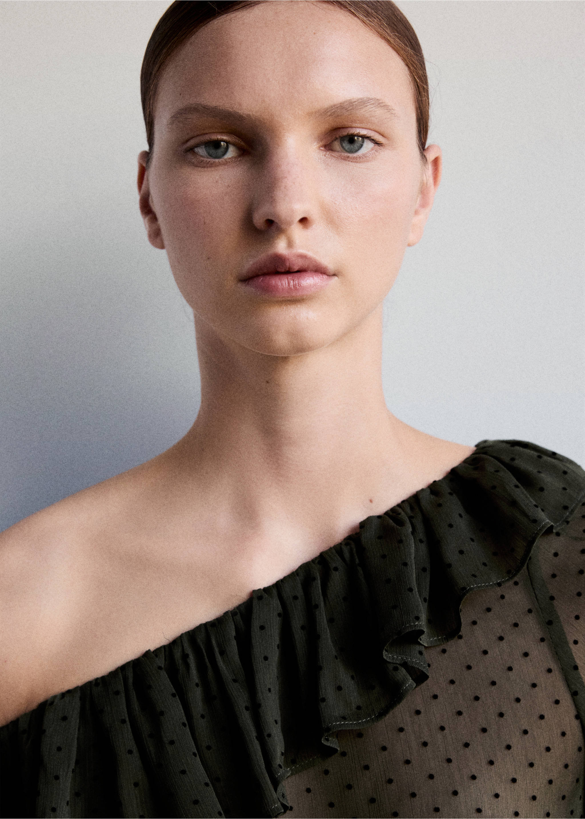Plumeti blouse with an asymmetric neckline - Details of the article 1, Green. Ref: 37037782-00.