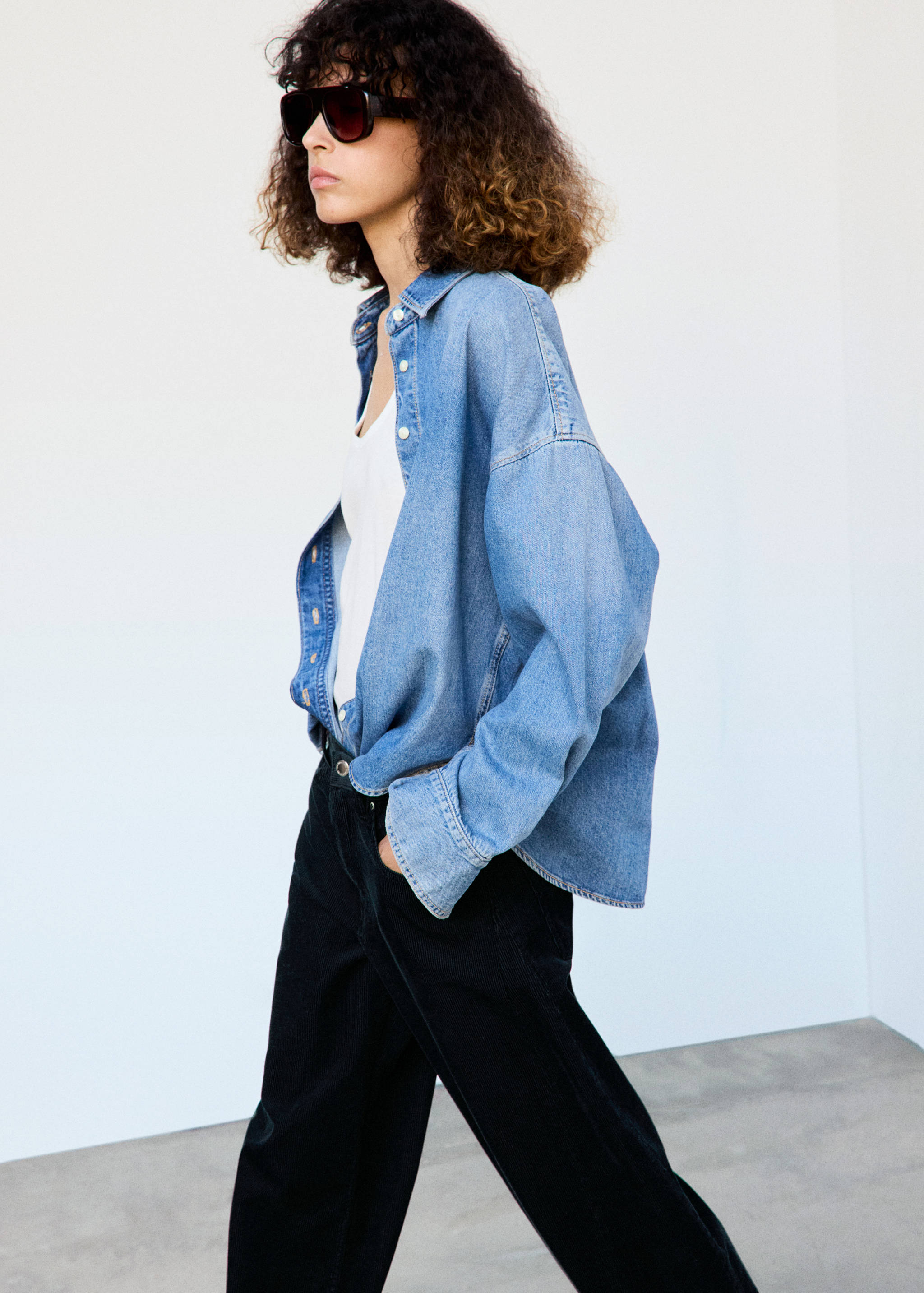 Corduroy balloon trousers - Details of the article 1