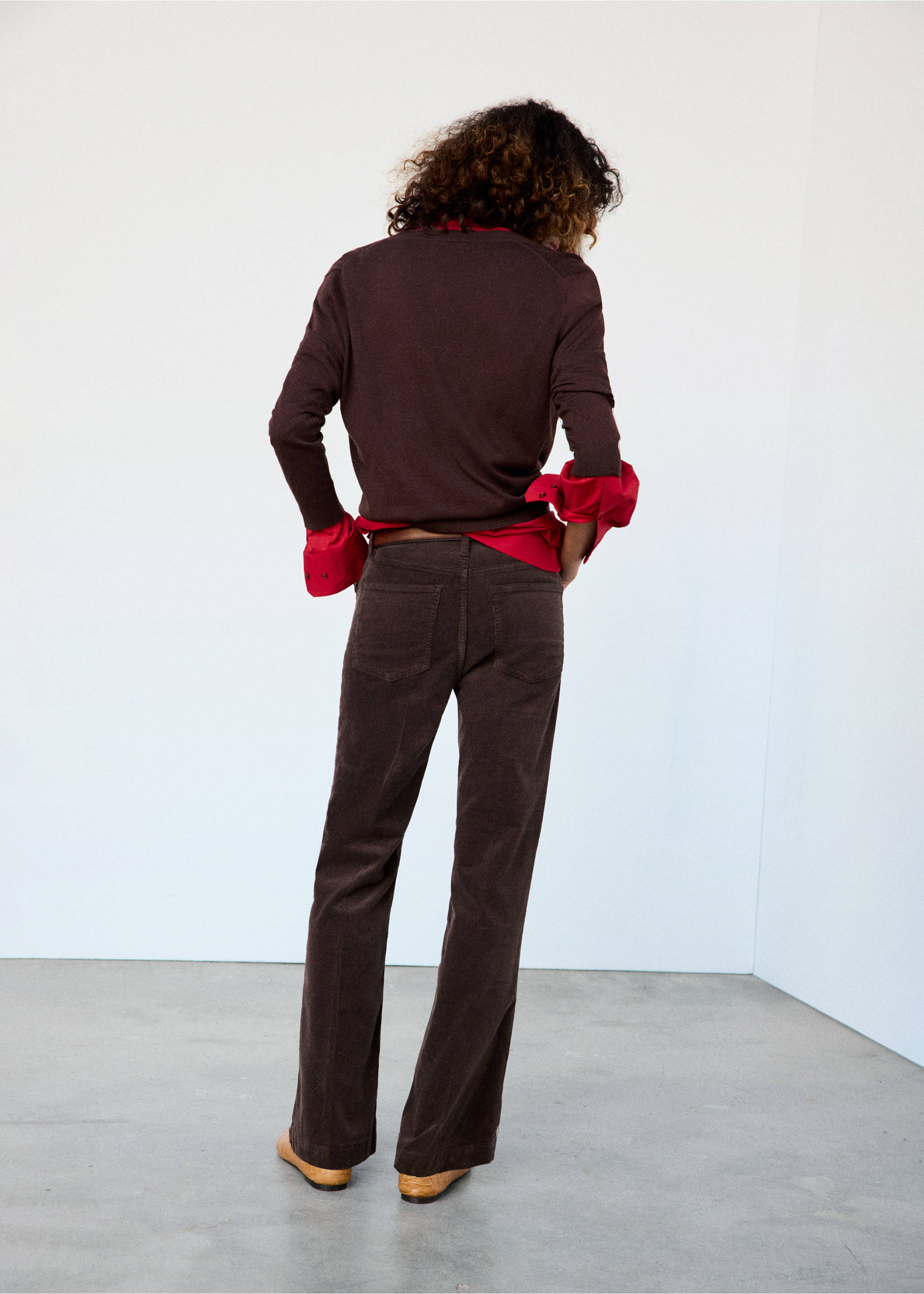 Flared corduroy trousers - Reverse of the article, Brown. Ref: 37037790-01.