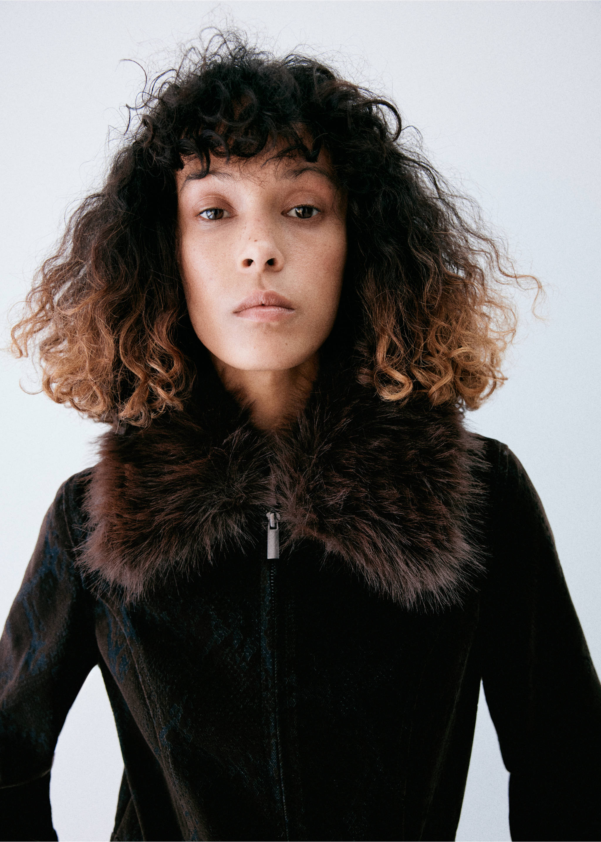 Dark brown jacket with a plush faux-fur collar and front zip., Chocolate. Ref: 37037793-00.