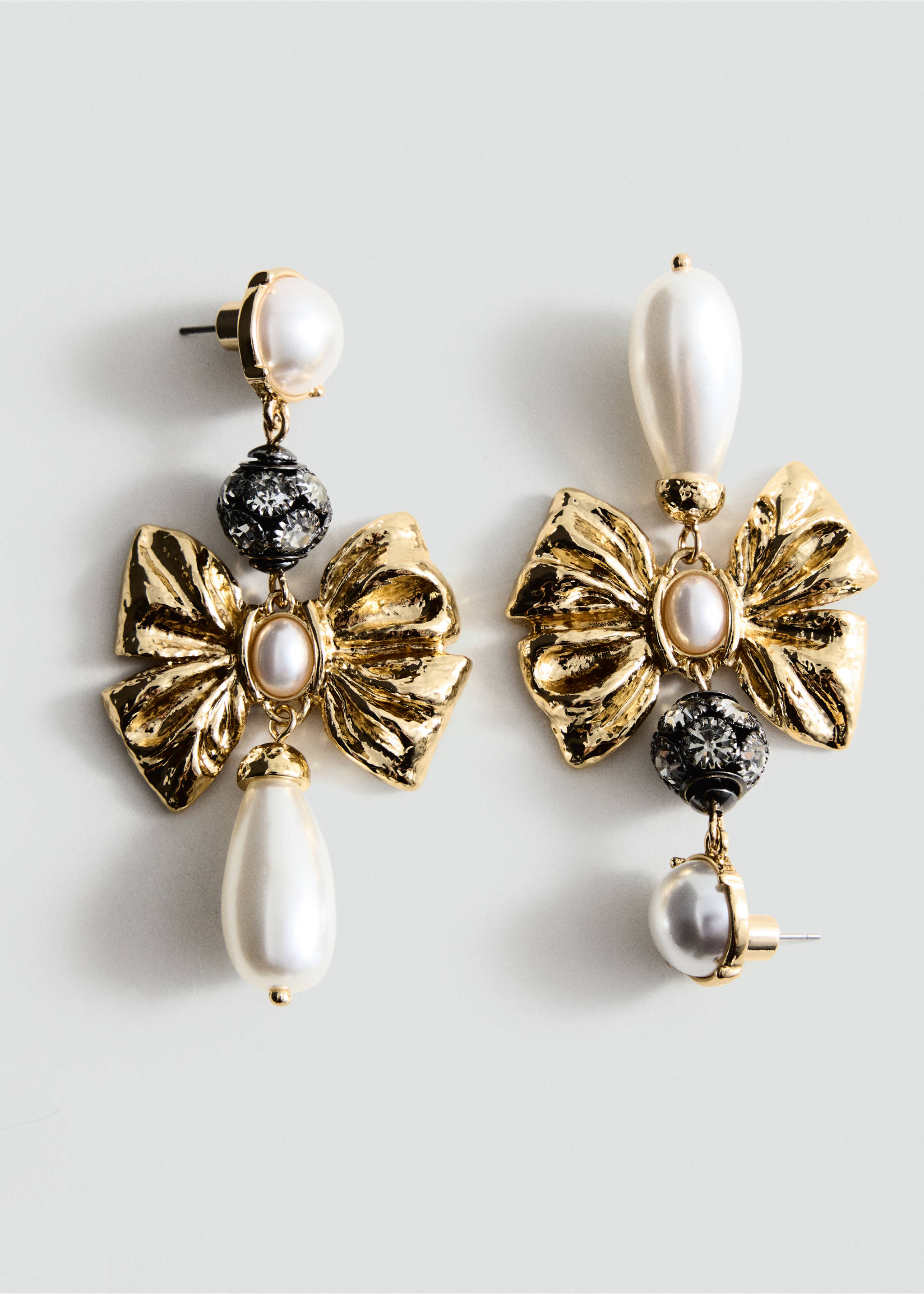 Gold earrings featuring metallic bows, faux pearls and embellished beads., Gold. Ref: 37037795-00.