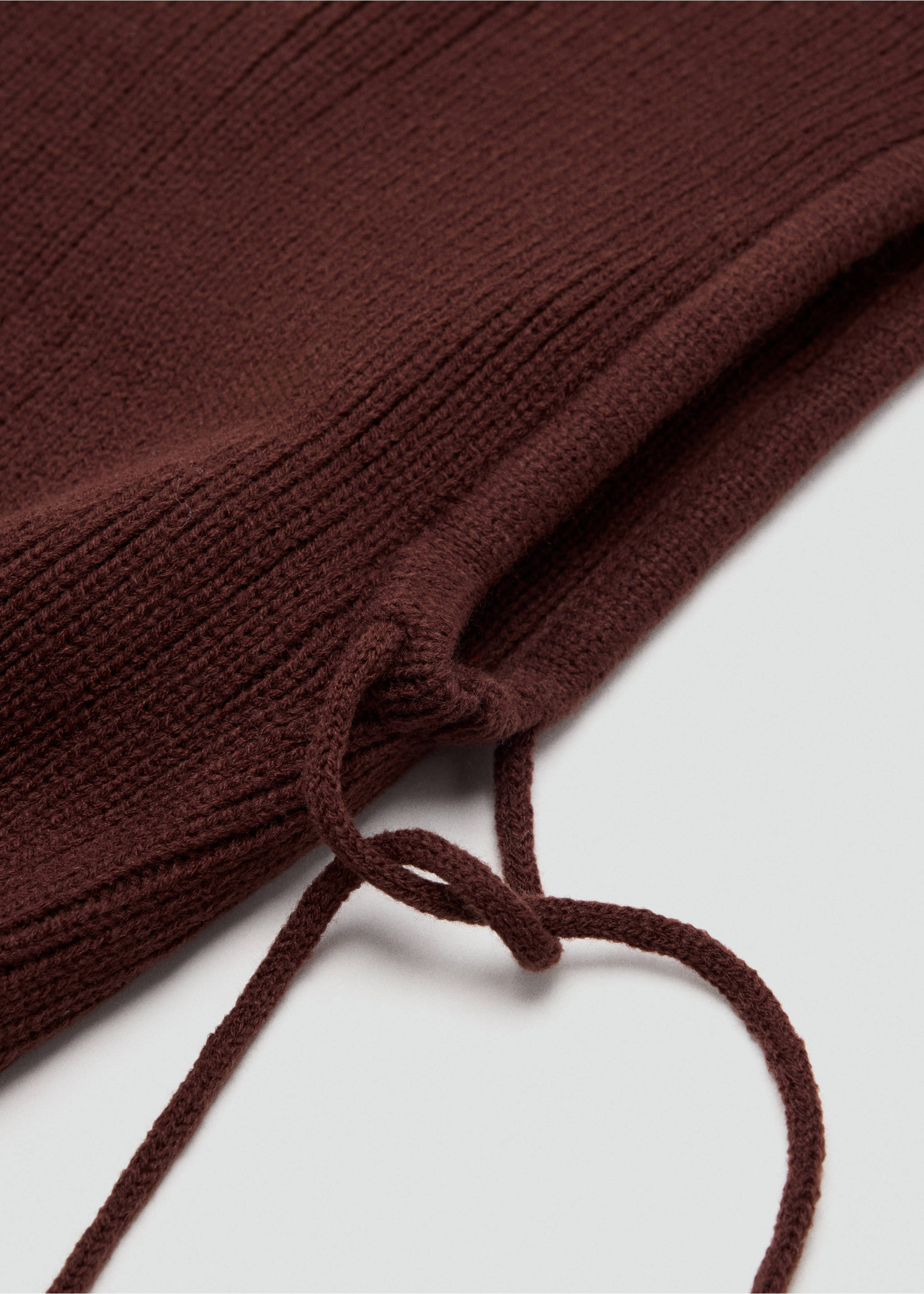 Cagoule en maille avec fermeture à nouer - Détail de l'article 8, Bordeaux. Ref: 37037801-00.