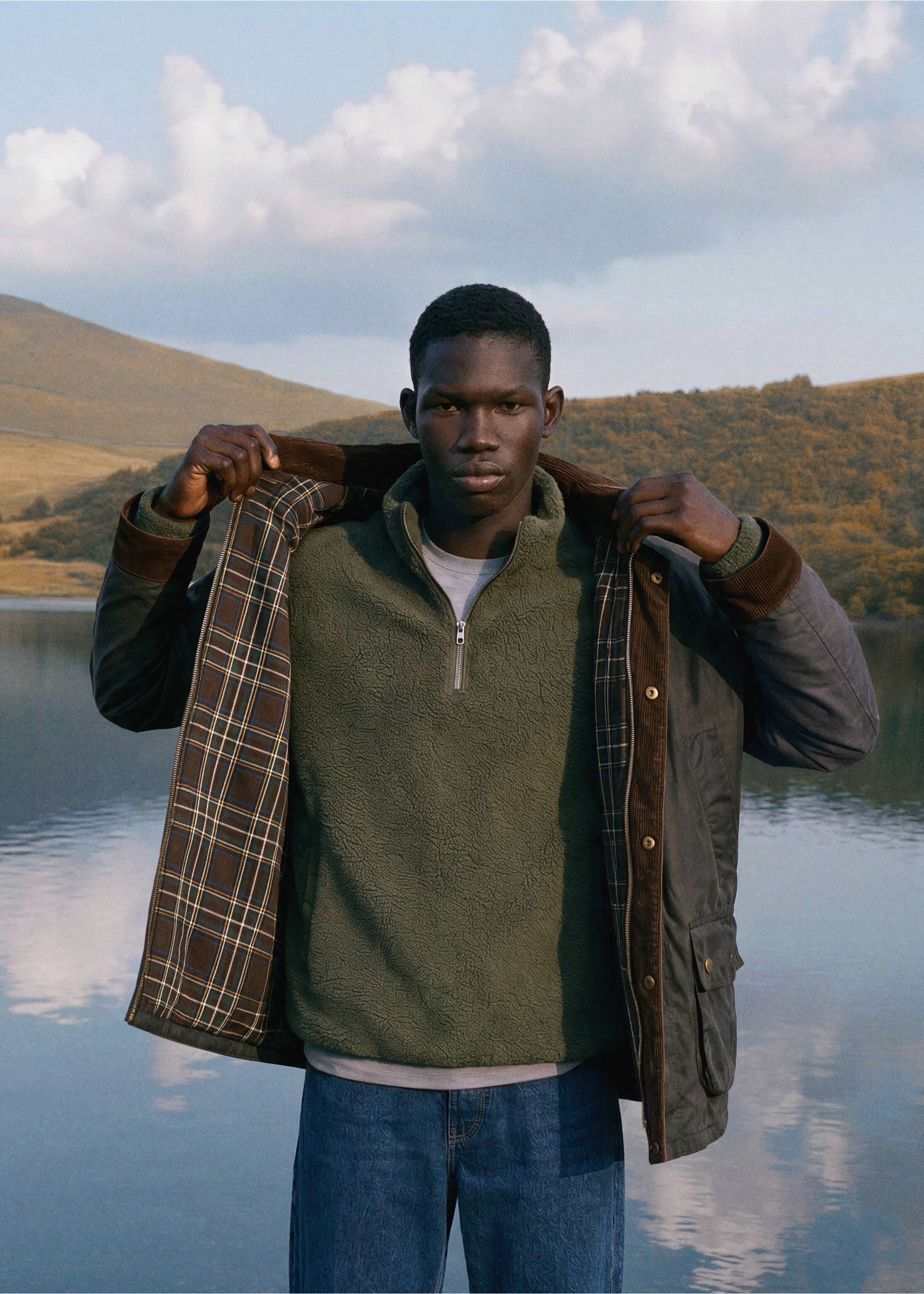 Dark green waxed-cotton jacket with corduroy collar, plaid lining and fleece., Khaki. Ref: 37037806-00.