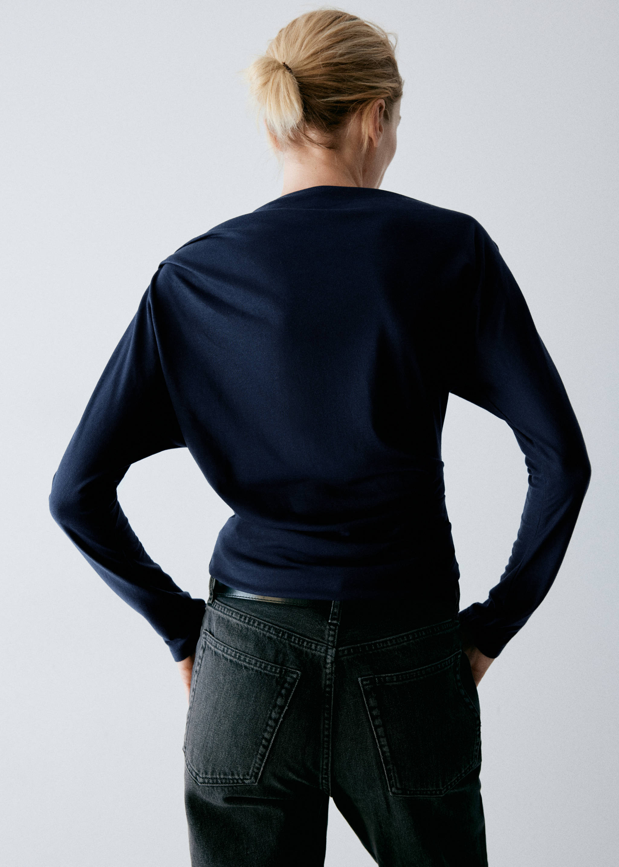 T-shirt à col bateau avec détail drapé - Verso de l’article