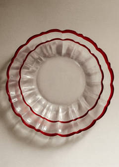 Wavy-edged glass plate — Red 1