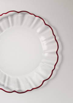 Wavy-edged glass plate — Red 2