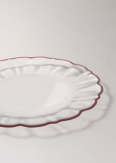 Wavy-edged glass plate — Red 3