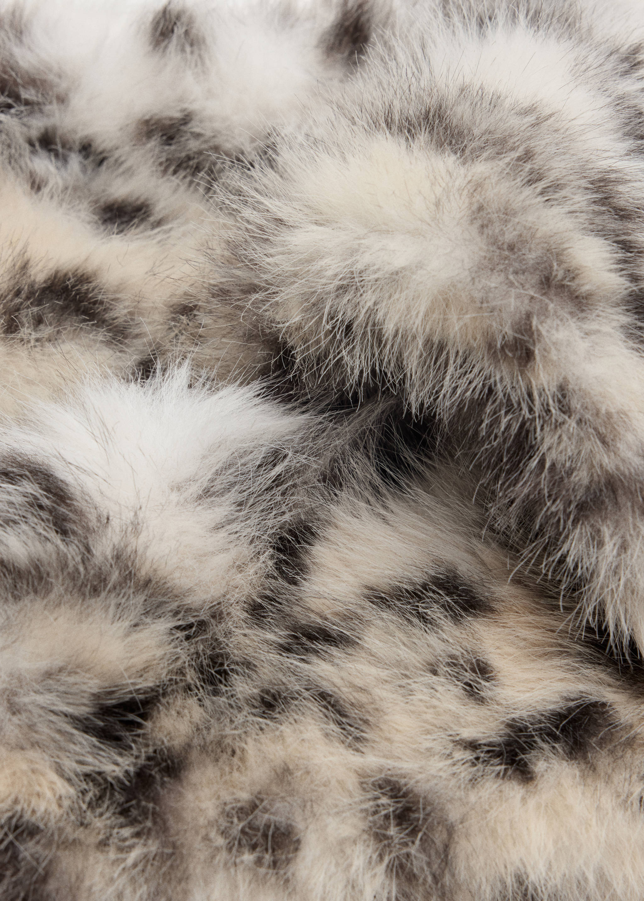 Faux-fur scarf - Details of the article 1