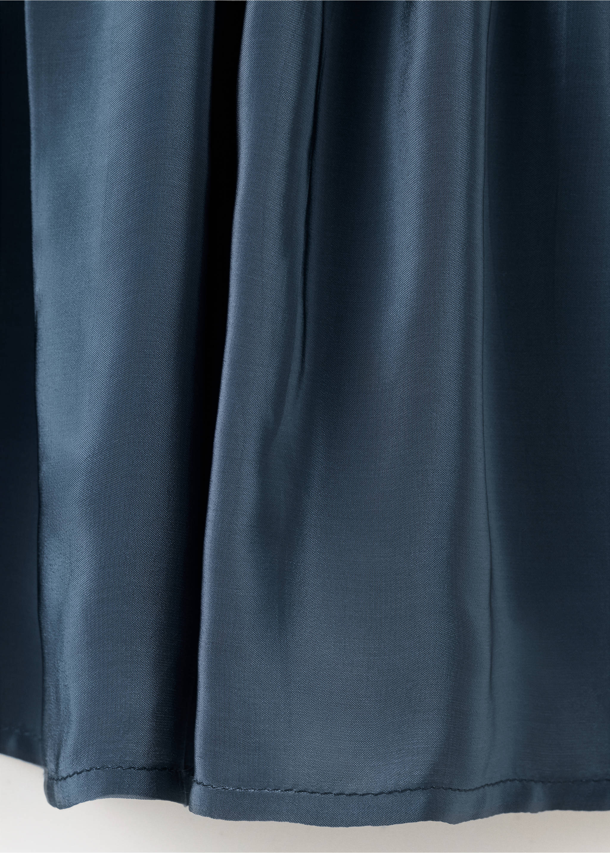 Close-up of the dark teal top fabric texture with a subtle sheen., Dark Silver. Ref: 37037911-00.