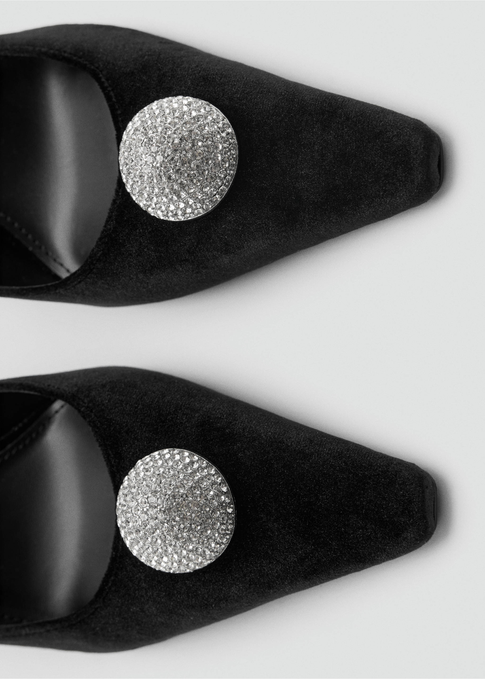 Chaussures à talon en velours avec ornement bijou - Détail de l'article 2, Noir. Ref: 37037924-00.