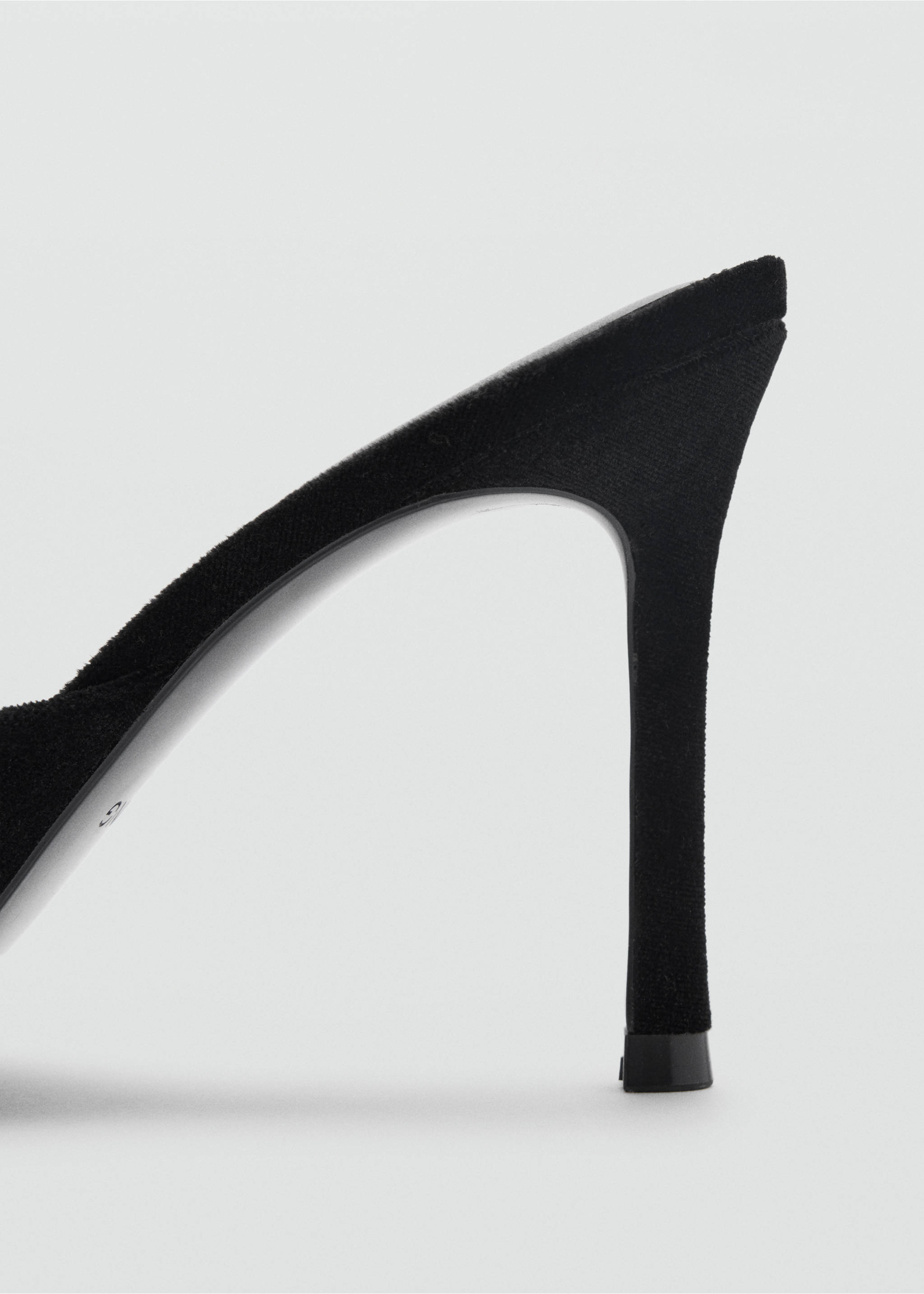 Close-up of the black heel on a heeled sandal., Black. Ref: 37037928-00.