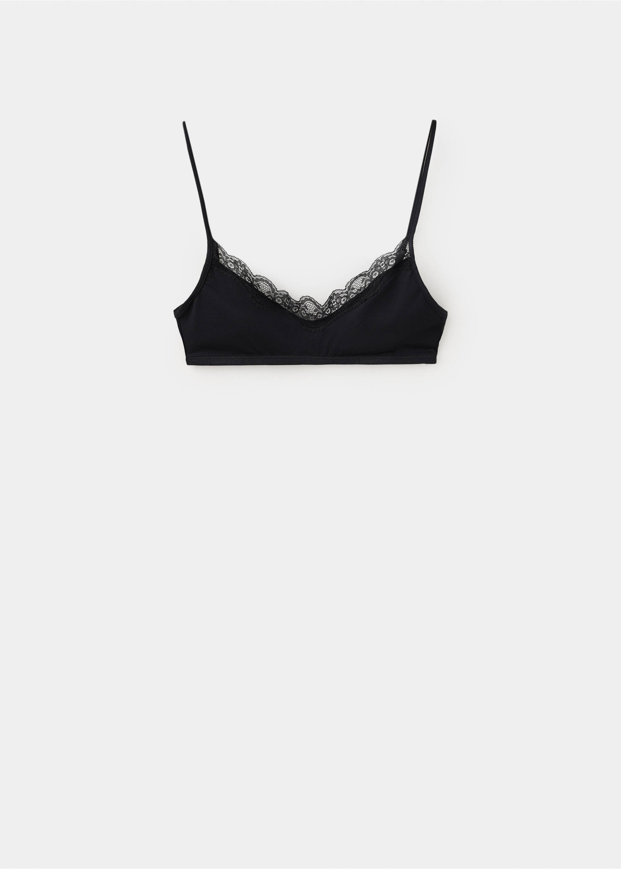 Black bra with scalloped lace trim and thin straps., Black. Ref: 37037931-00.