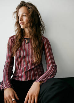 Striped shiny jumper with slit opening — Burgundy 5