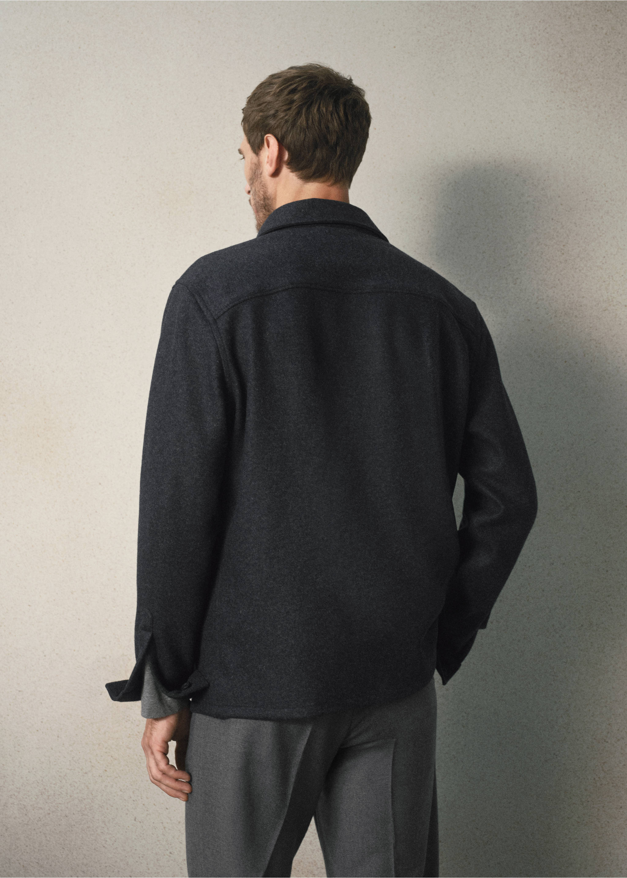 Overshirt van wolmix met zakken, regular fit - Achterkant van het artikel, Grijs. Ref: 37037939-00.