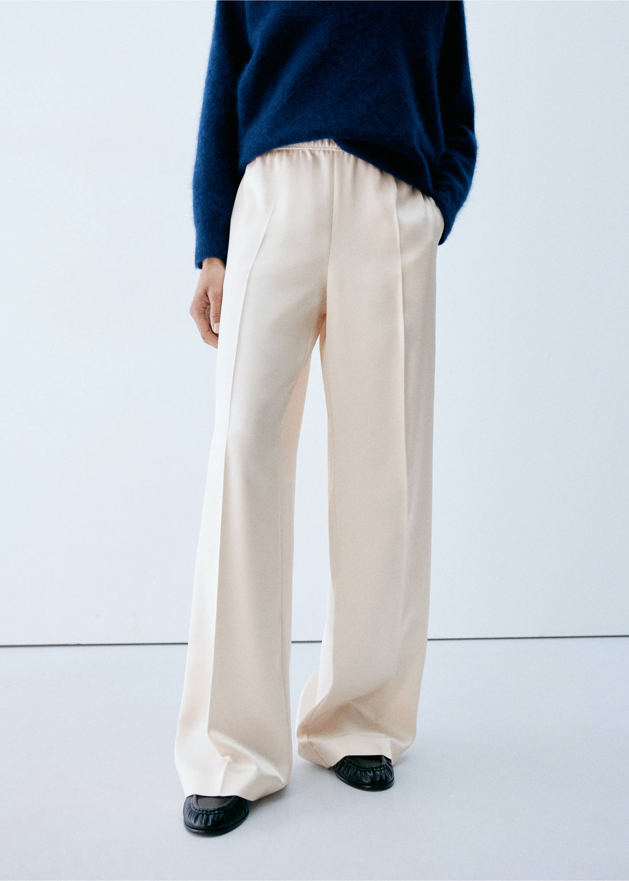 Pantalon droit satiné - Plan moyen, Écru. Ref: 37037942-00.