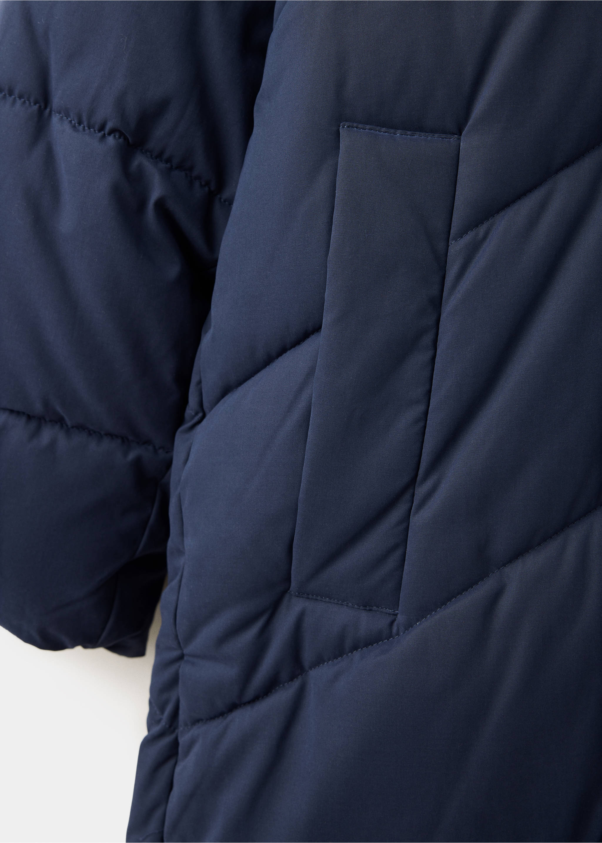 Long padded anorak - Details of the article 8, Navy. Ref: 37038262-00.