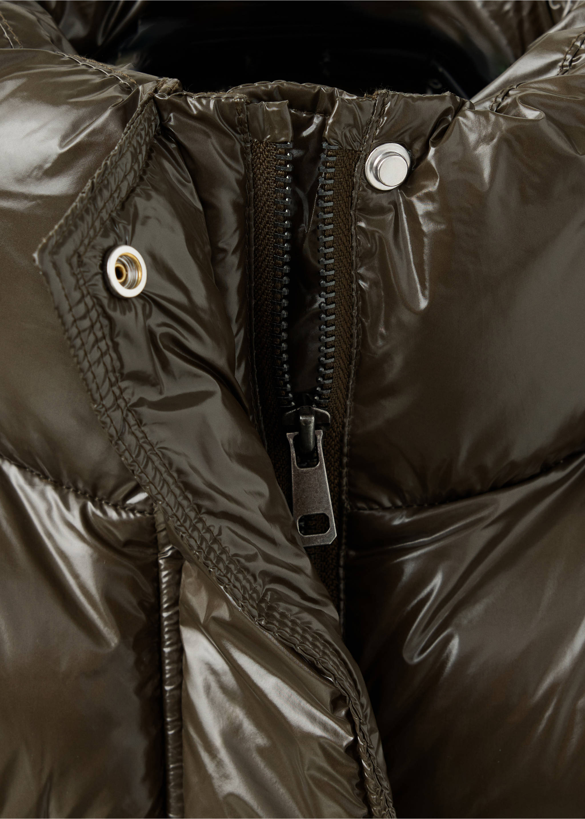 Anorak matelassé avec col cheminée - Détail de l'article 8, Olive. Ref: 37038264-00.